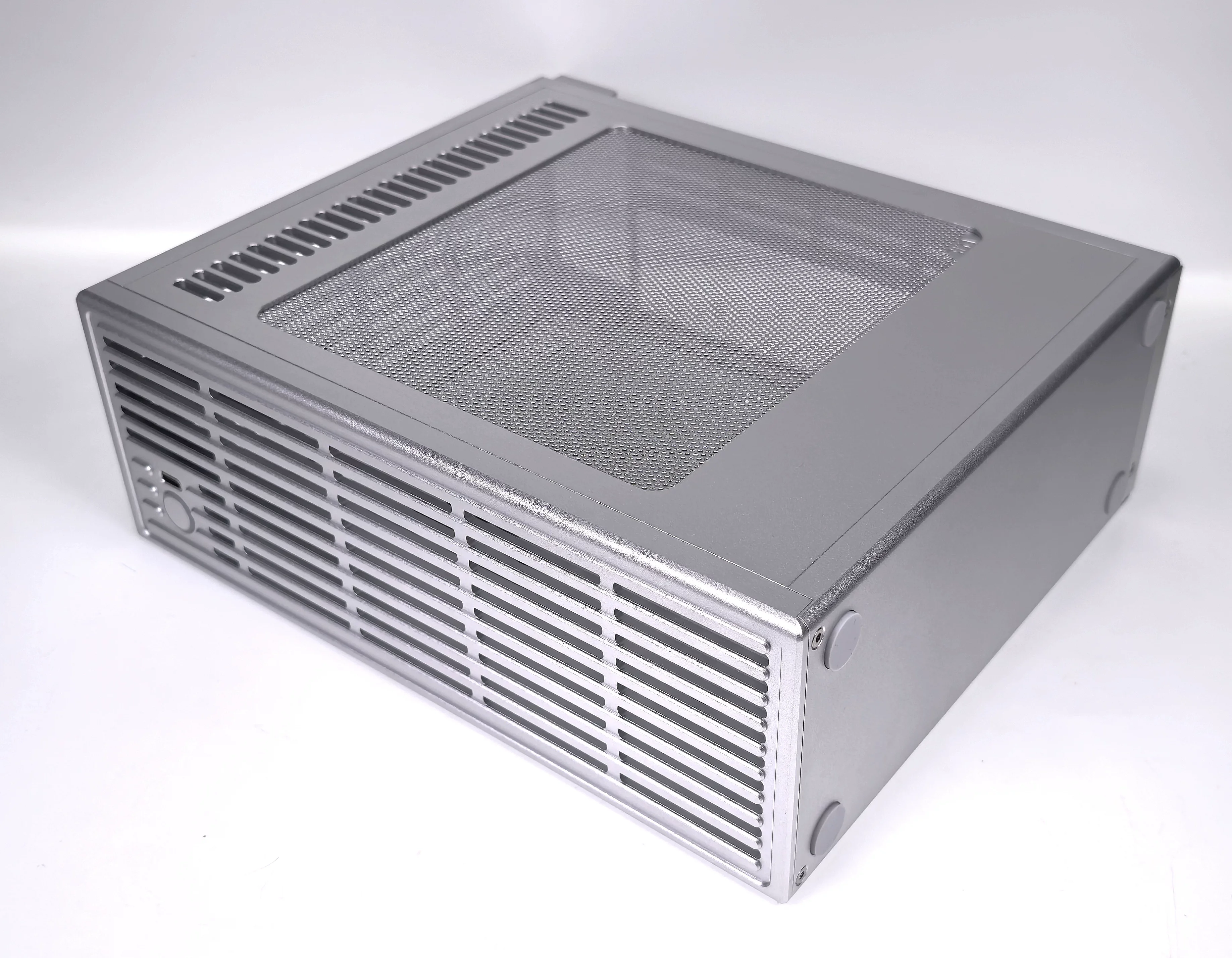 Half height computer case version V4 \ 4.9L volume all aluminum case