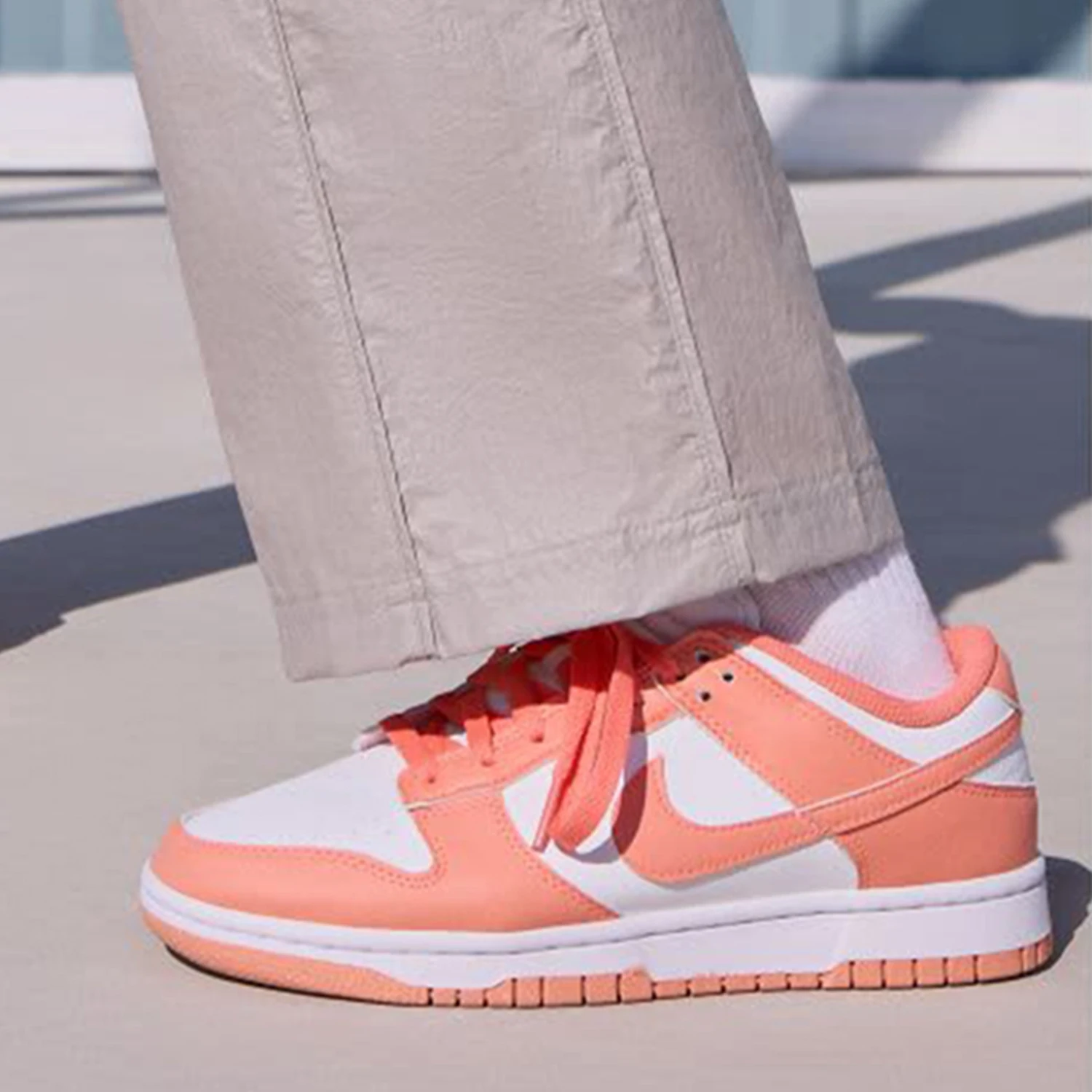 

Оригинальные женские дышащие и прочные кроссовки дофамина Nike Dunk Low DD1873-109