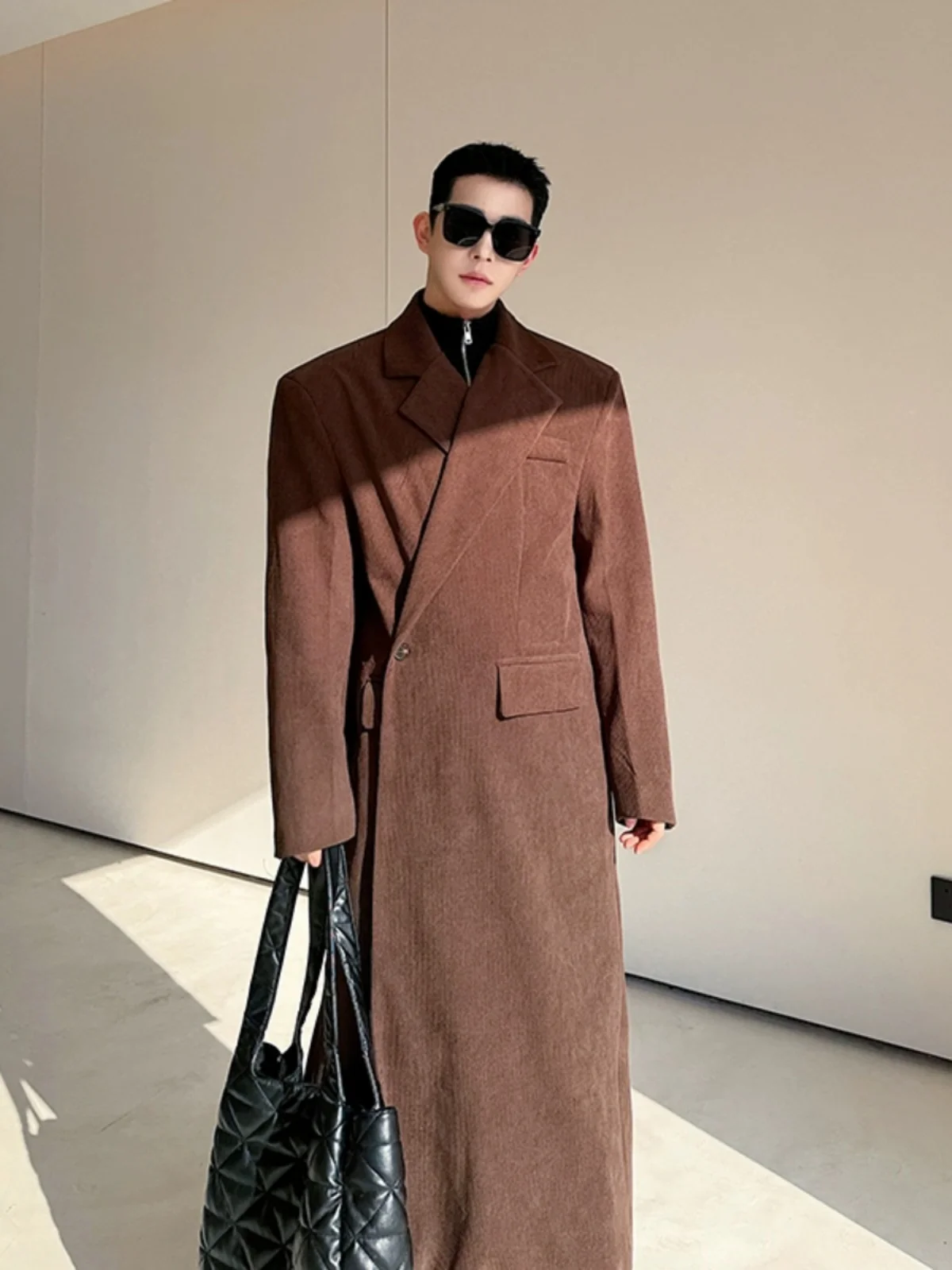 

Зимнее мужское хлопковое стеганое вельветовое пальто в Корейском стиле, длинное выше колена, модная городская ветровка на одной пуговице