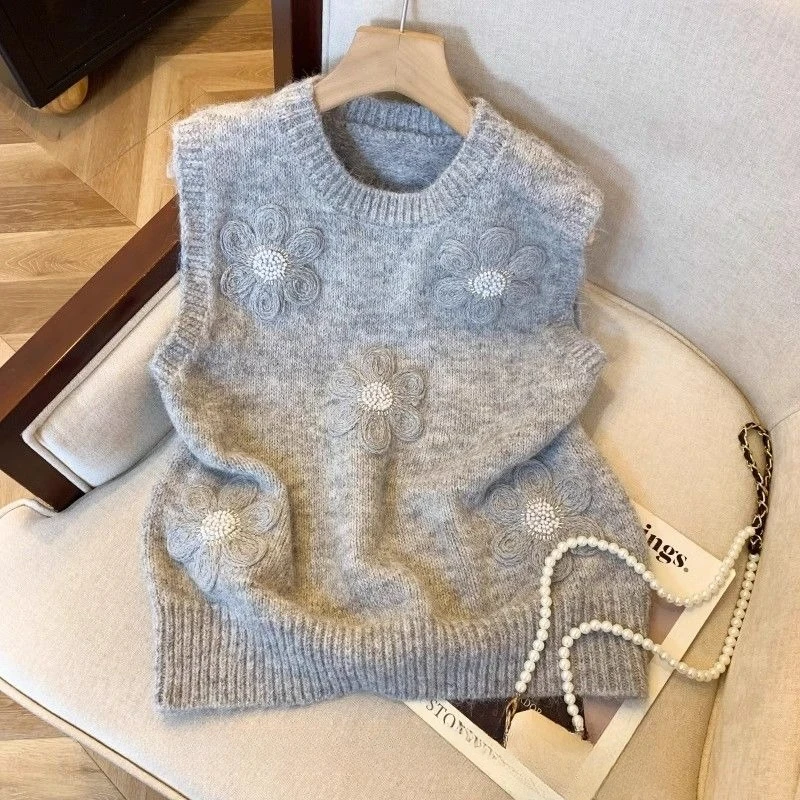 

Kimotimo Retro Beading Flower Knitted Vest Women Autumn Winter O Neck Solid Sleeveless Pullover Sweet Fashion Versatile Sweater