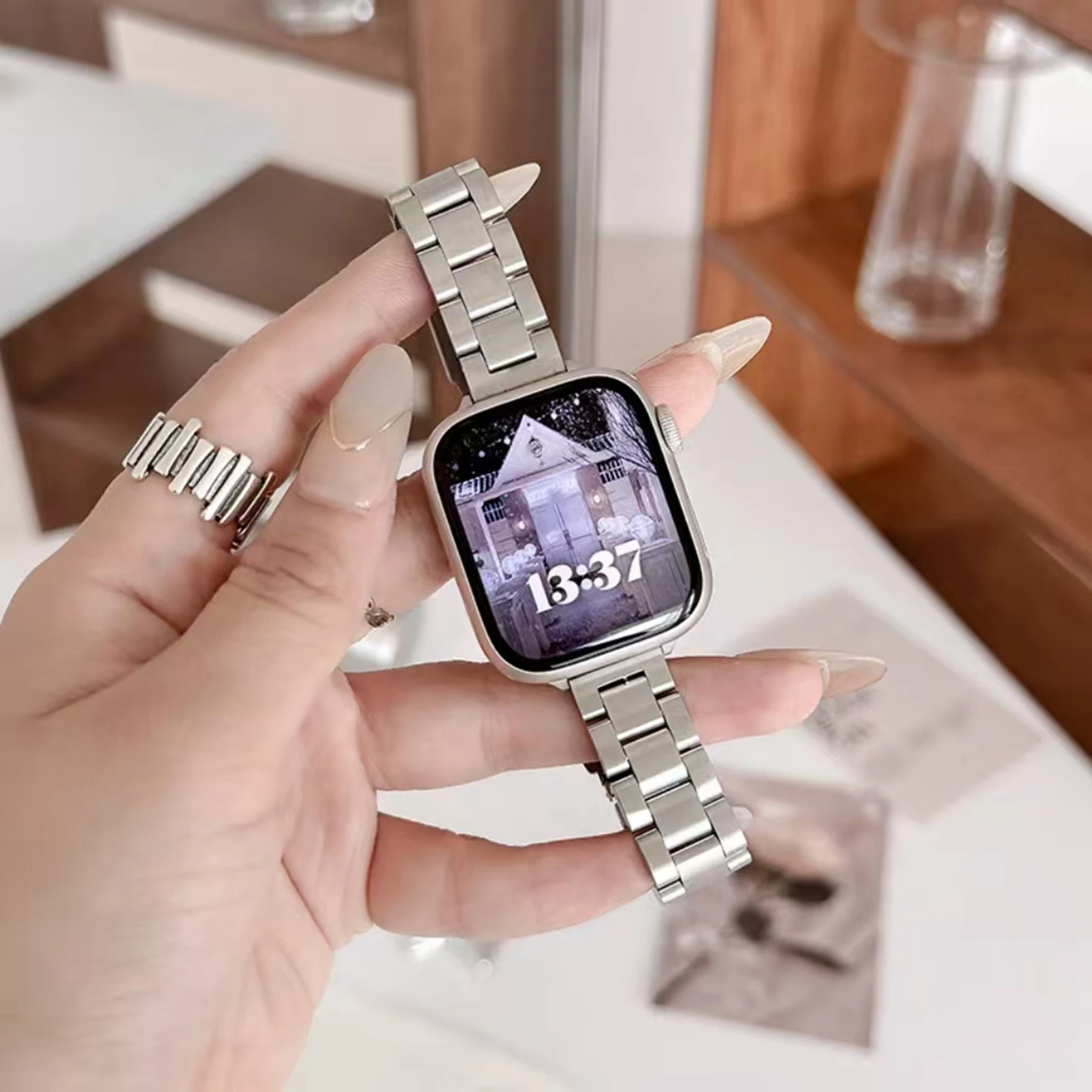 حلقة سوار أنيقة رفيعة من الفولاذ المقاوم للصدأ لساعة Apple Watch Band للنساء Correa Thin لحزام iwatch