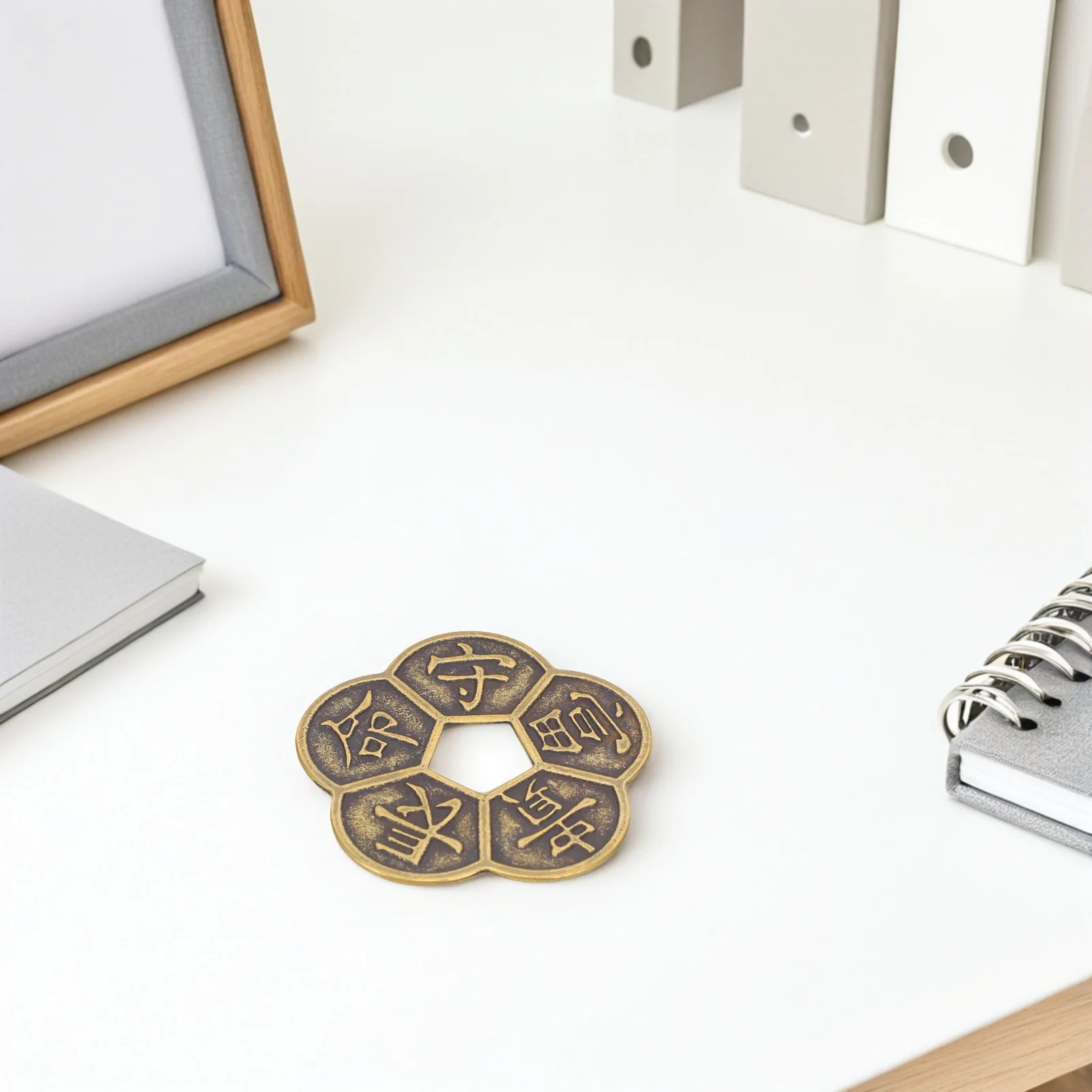 

Traditional Chinese Style Auspicious Coins Multi-Function Brass Divination Tool for Collectors and Decorations