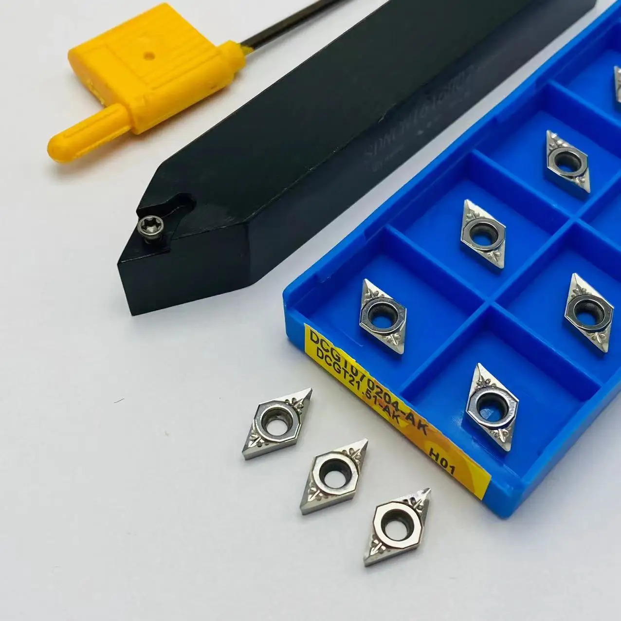 SDJCR1010H7 SDJCR1212H07 SDJCR1616H07 Carbide Blade External Tool Holder DCMT070204 Turning Tool DCMT070202 Aluminum Blade