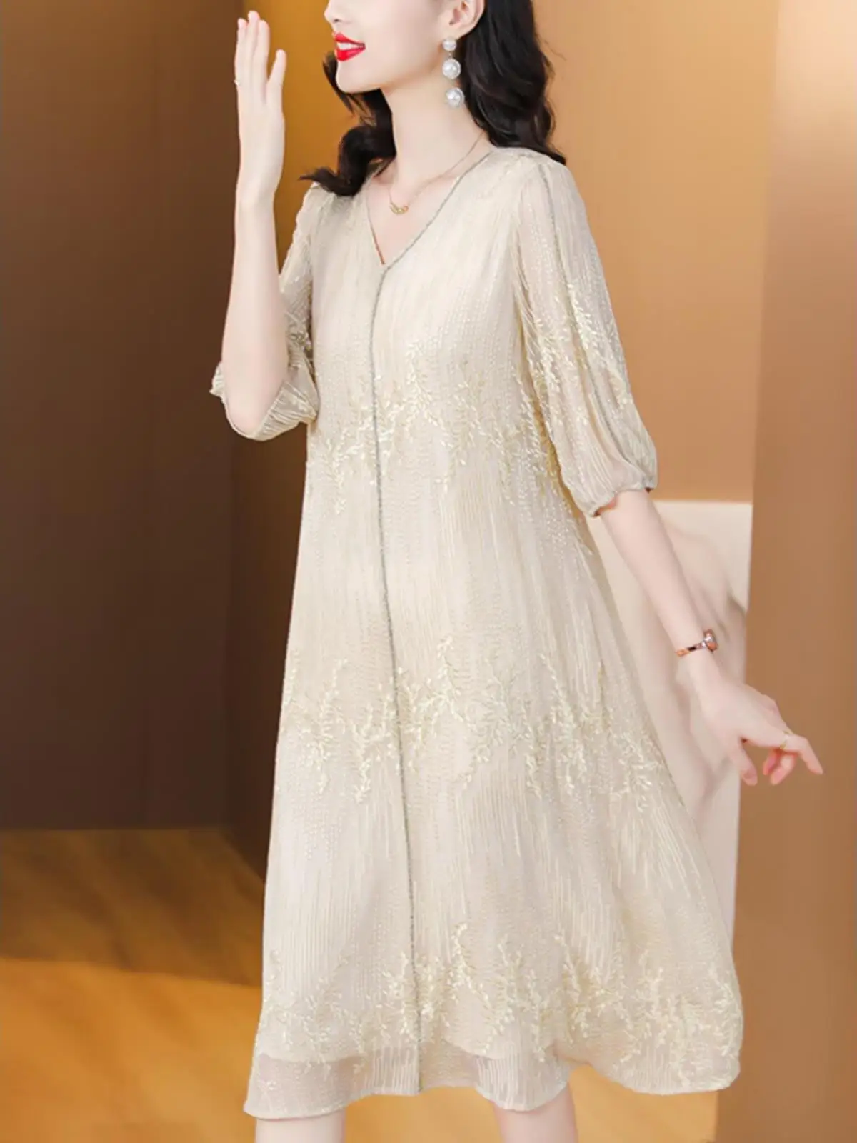 

Шелковое платье больших размеров с V-образным вырезом и вышивкой, модная деловая женская одежда, удобное свободное крепление