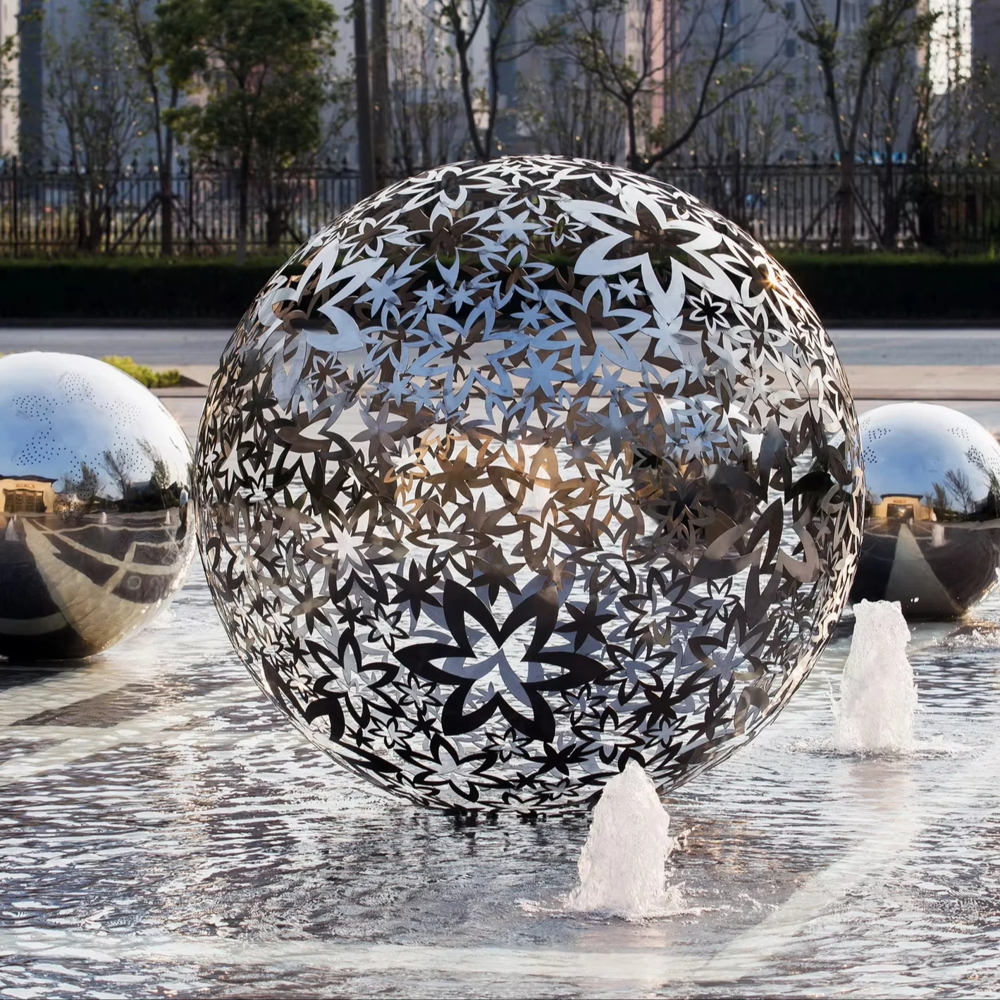 공장 주문 금속에 의하여 닦는 잎 조각품 조각품 옥외 사각 장식