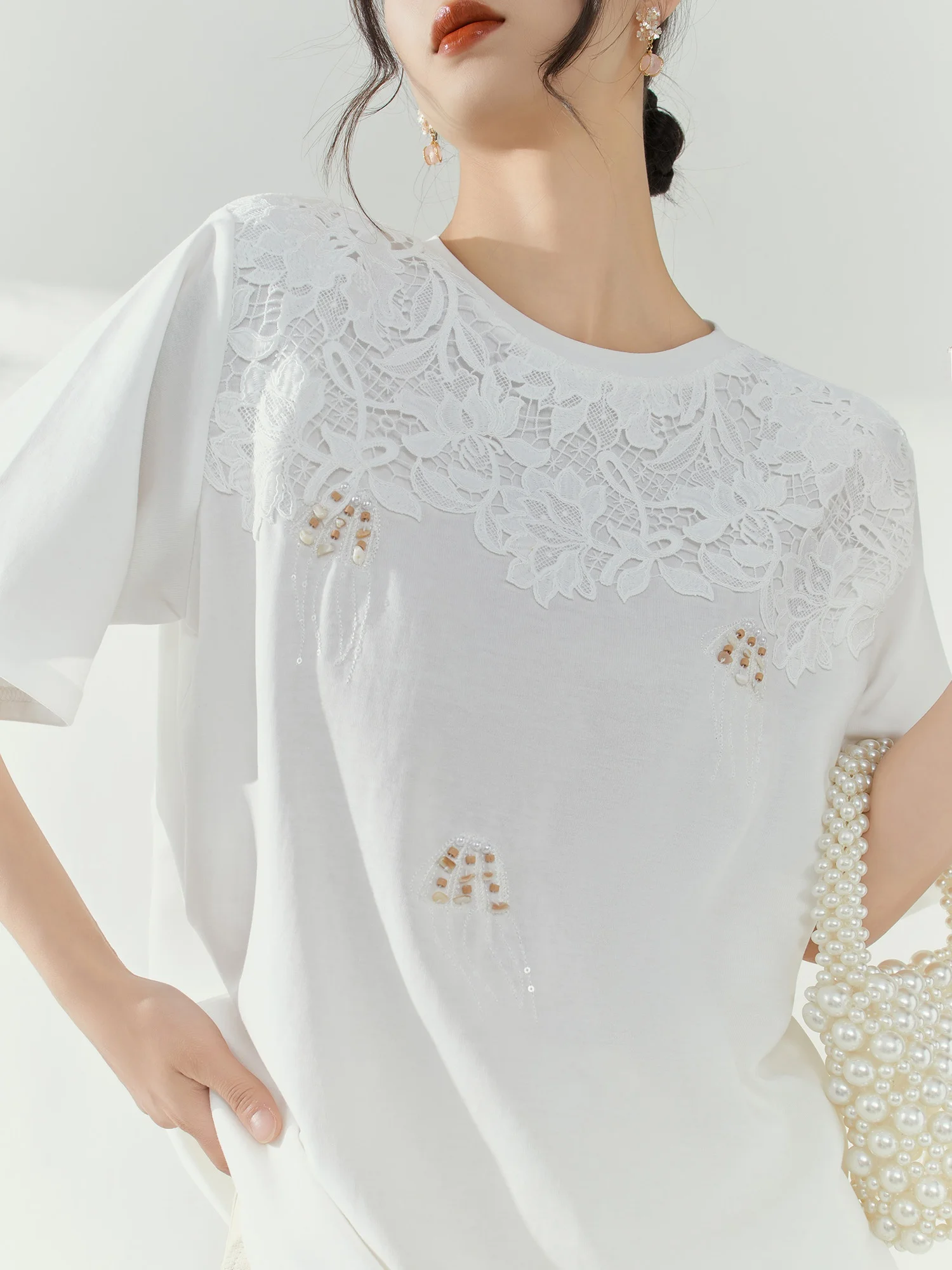 

Женская свободная футболка с коротким рукавом, белая, с декоративными вставками, летняя, повседневная, для работы, из полиэстера