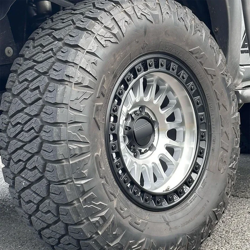 Havas 4 * 4 عجلات مزورة من خليط معدني للطرق الوعرة R17 R18 بوصة مع قفل خرز جيب رانجلر 5 * 127