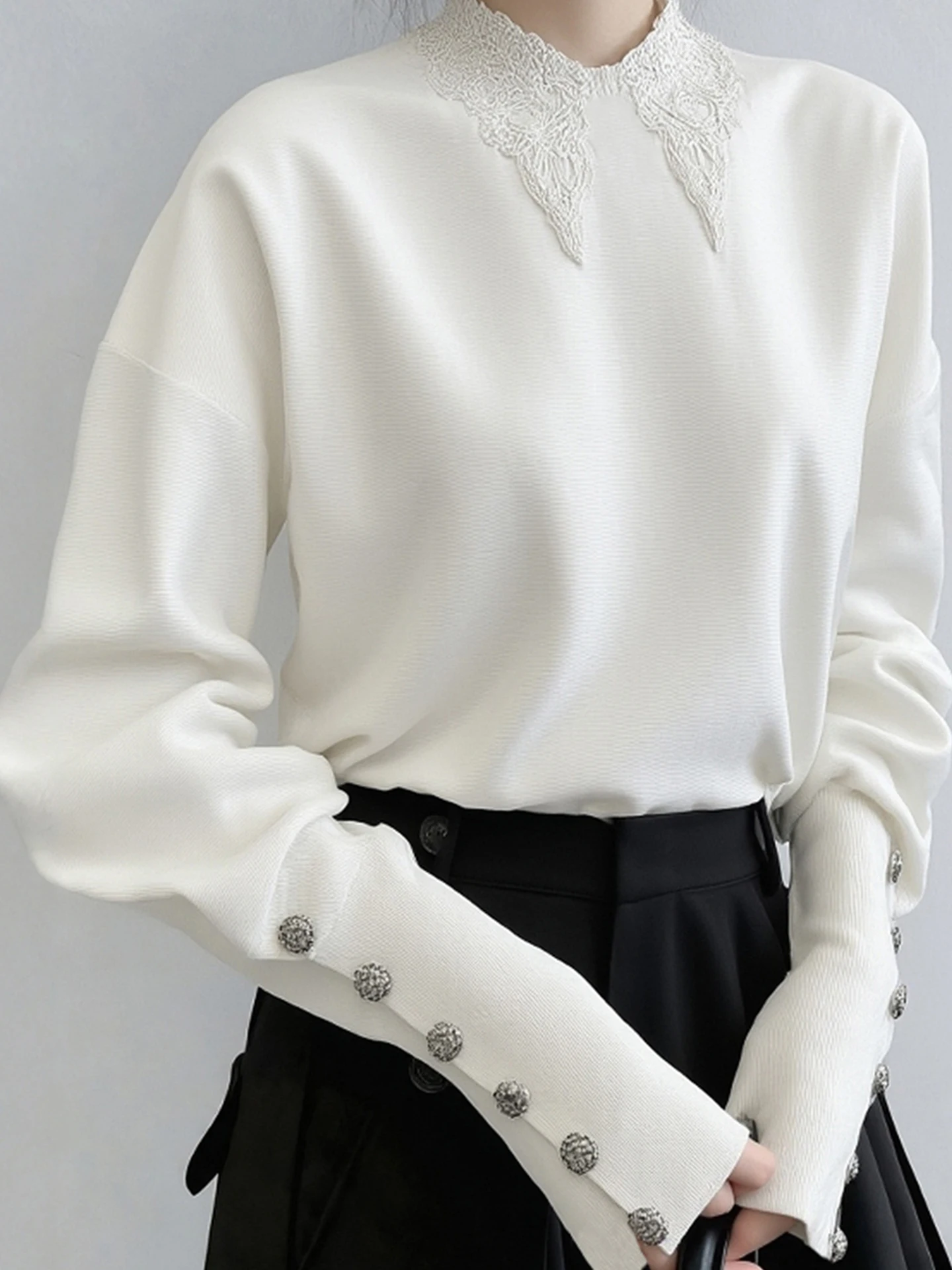 Csa Base de Manga Longa Estilo E para Senhora com Gola Alta, Top Único e Sofisticado para o Inverno, Cseta Trico...