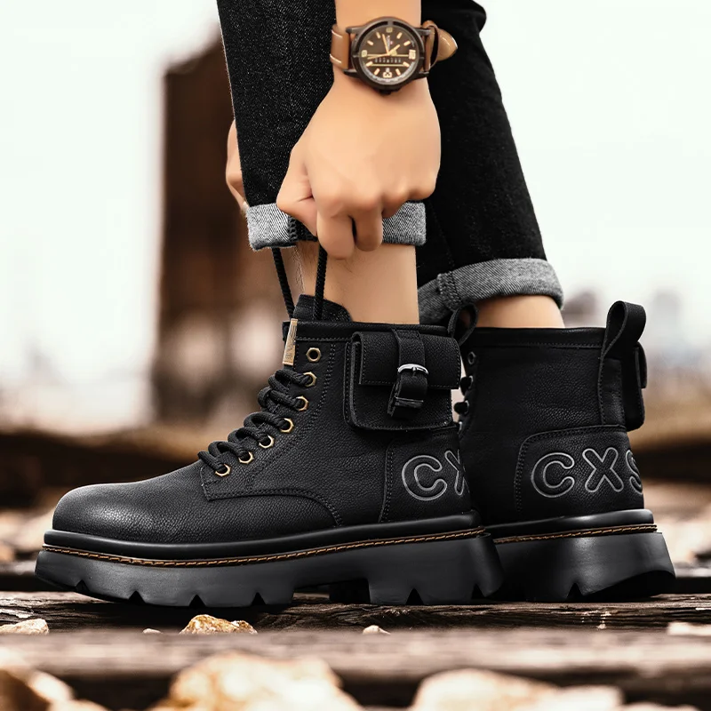 نمط جديد أحذية الموضة للرجال العصرية زخرفة المعادن دراجة نارية أحذية مريحة عالية أعلى حذاء كاجوال الرجال المشي أحذية رياضية