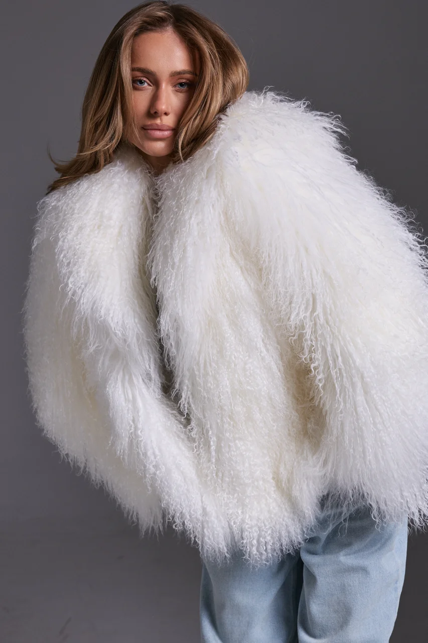 Women's Real Mongolian Fur Winter Coat Thick Warm Fashionable Jacket with High-Quality Turndown Collar