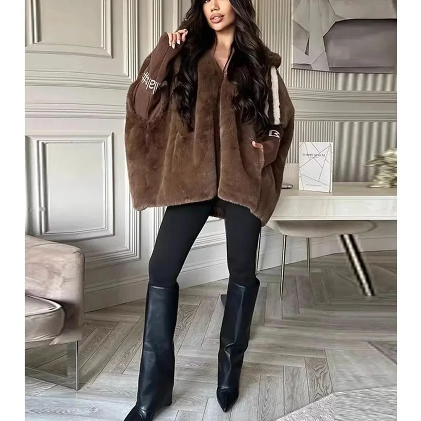 เสื้อแจ็คเก็ตหนังเทียมบุขนสำหรับผู้หญิง รุ่นใหม่สำหรับฤดูหนาว ทรงหลวม มีซิป ฮู้ดแบบไม่ถอดได้ แขนยาว ความยาวปานกลาง