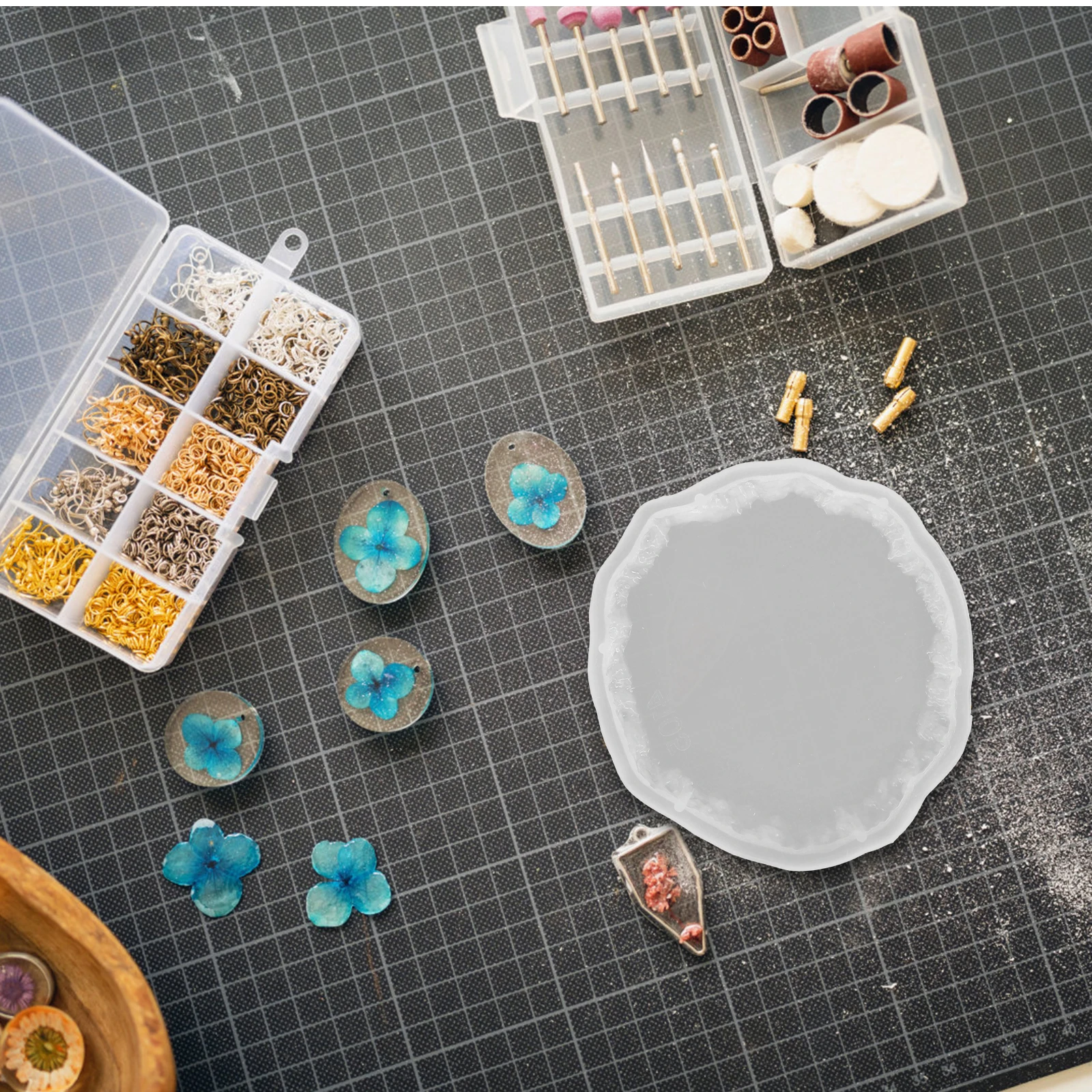 

4pcs Square Crystal Cluster Cup Mat Mold Resin Silicone Coaster Diy Kit Durable Lightweight Home Decoration Craft Accessories