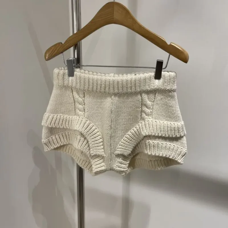New autumn winter collection retro knitted woolen shorts slimming and form-fitting casual shorts for women to wear outside