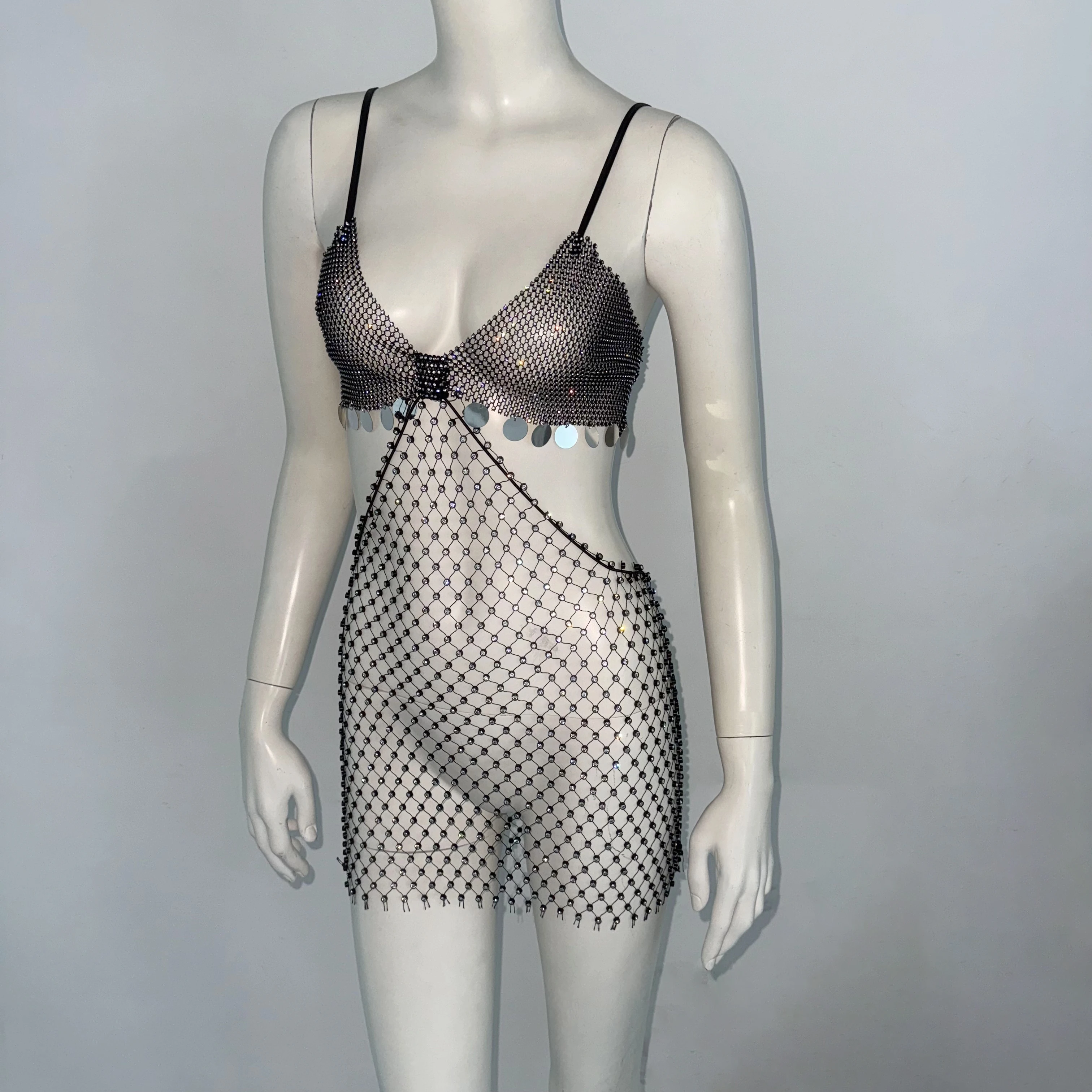 AKYZO ยุโรปและอเมริกาใหม่ตกปลาสุทธิชุดสาวเผ็ดเลื่อม Splicing Bright เพชรเซ็กซี่ผู้หญิงเสื้อผ้า