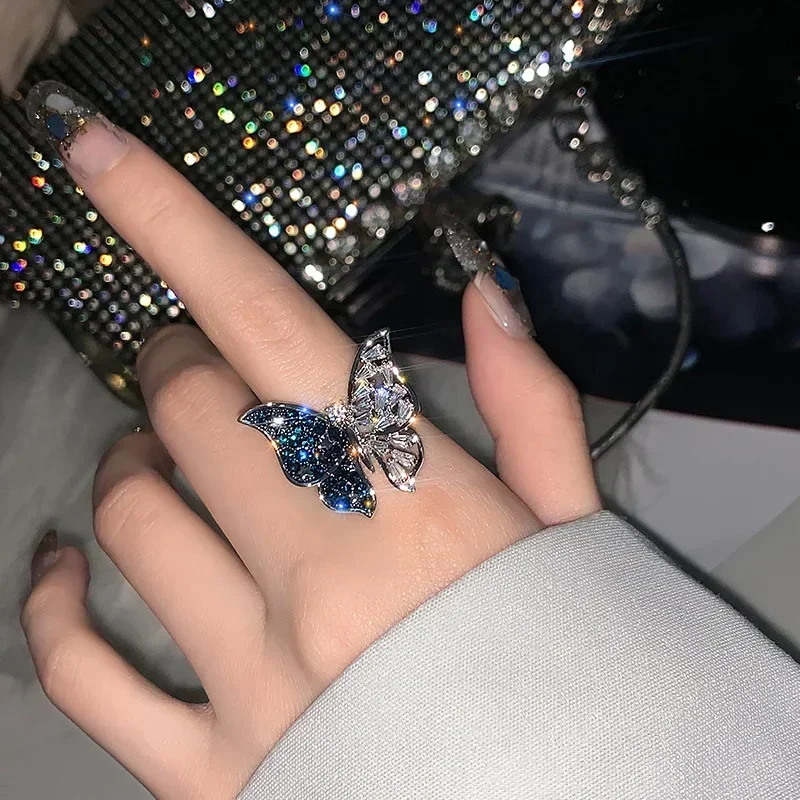 Nuovo squisito anello a farfalla con zirconi blu scuro per le donne accessori quotidiani alla moda personalizzati gioielli per feste regali di compleanno