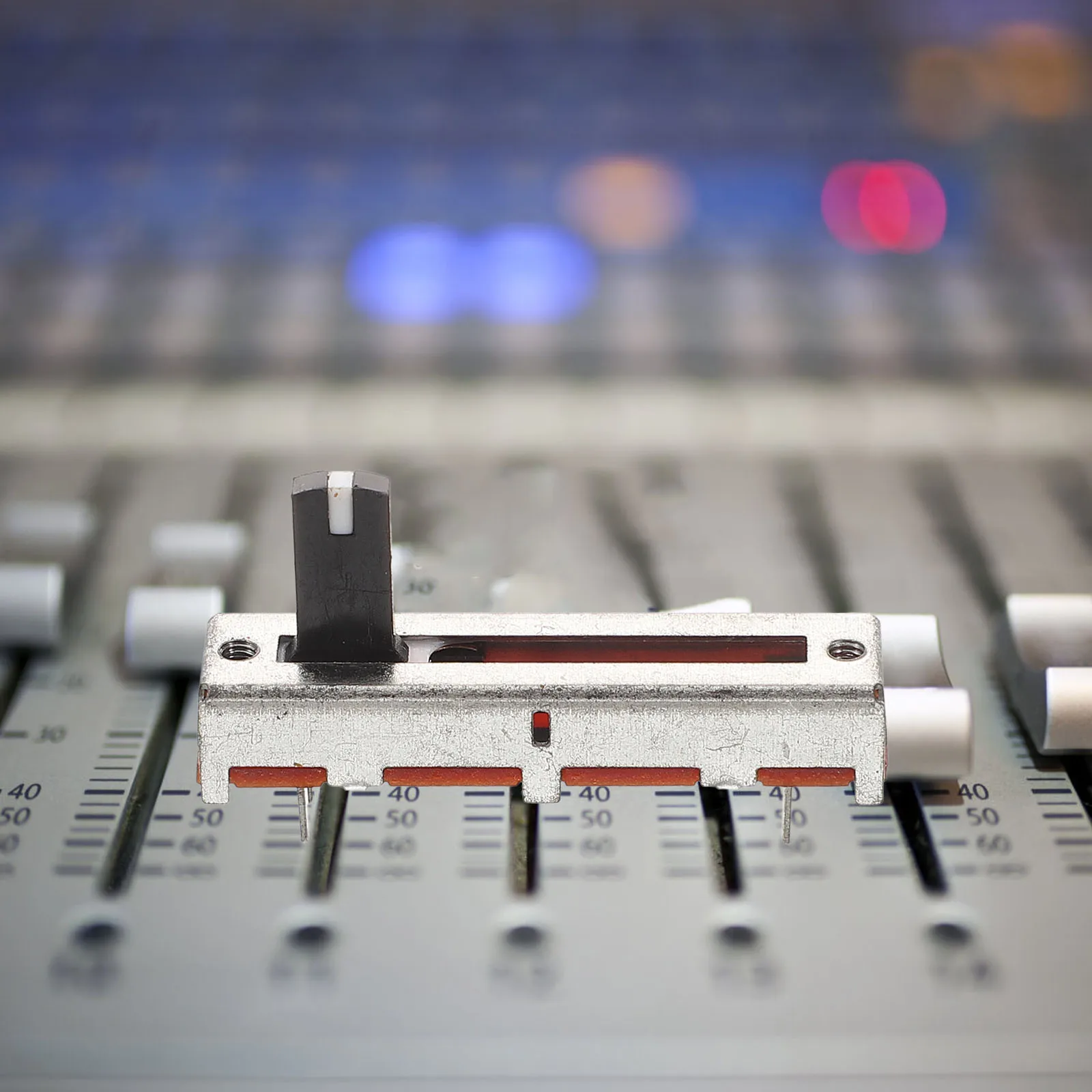 Рисунок 3 - B50K1 слайд-потенциометр