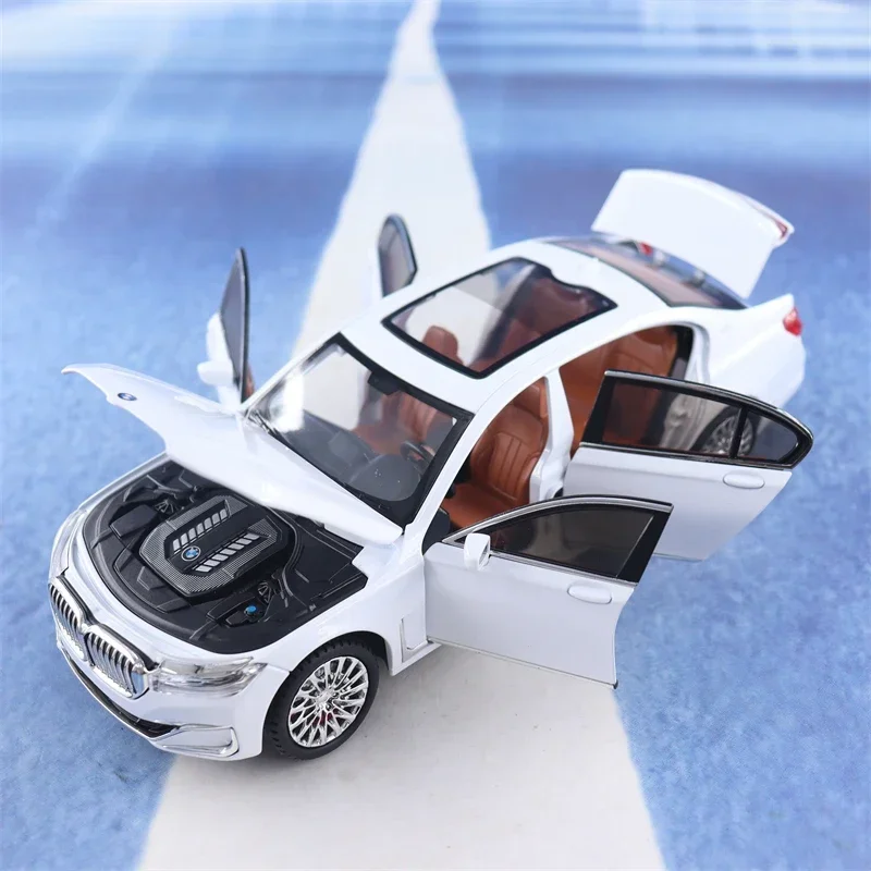 1:24 BMW 760LI High Simulation Diecast Metal Alloy Model car Sound Light Pull Back Collection Kids Toy Gifts A616