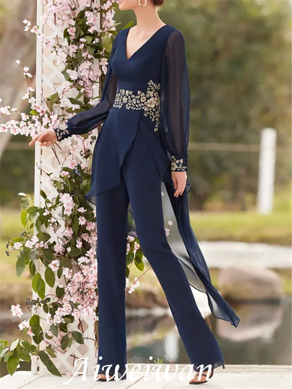 Pantsuit / Jumpsuit Mother of the Bride Dress Elegant V Neck Floor Length Chiffon Lace Long Sleeve with Appliques