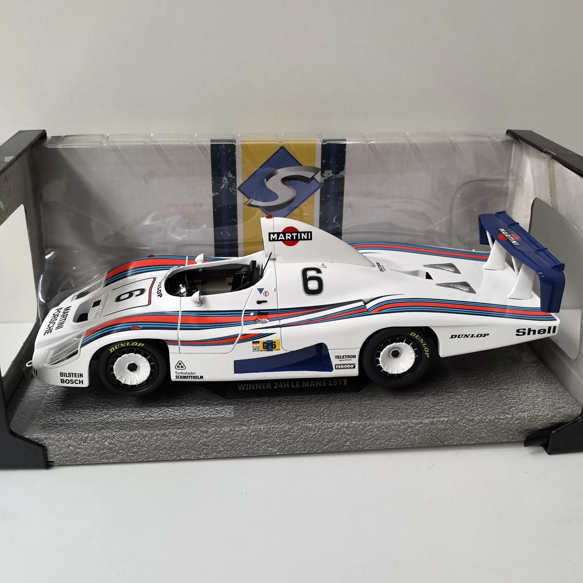 Diecast SOLIDO 1/18 Scale PORSCHE 936 1977 #6 Porsche Racing Alloy Car Model - view 2