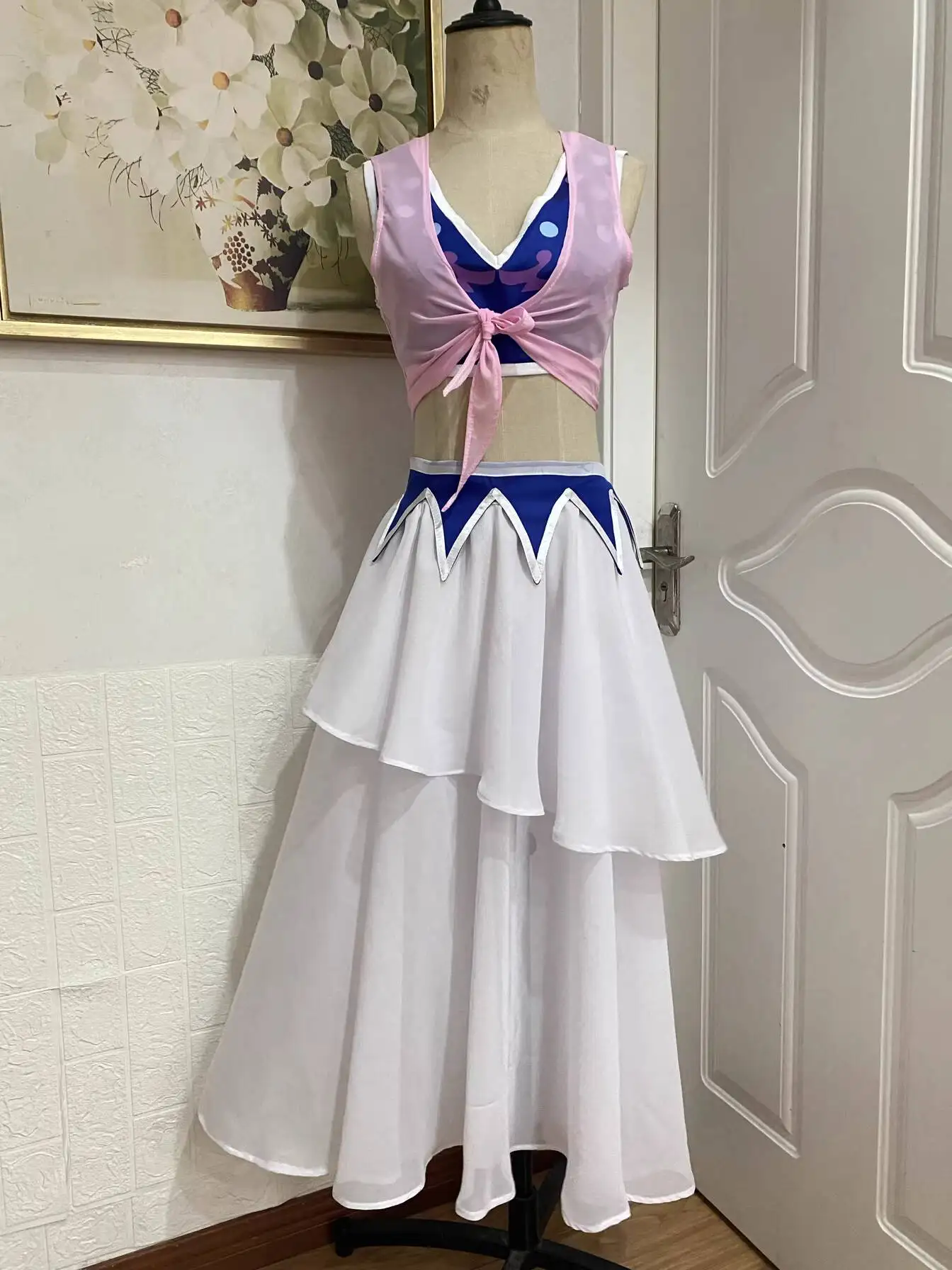 Kostum Cosplay dengan Nama Bar - Party Games Name ulasan dan harga