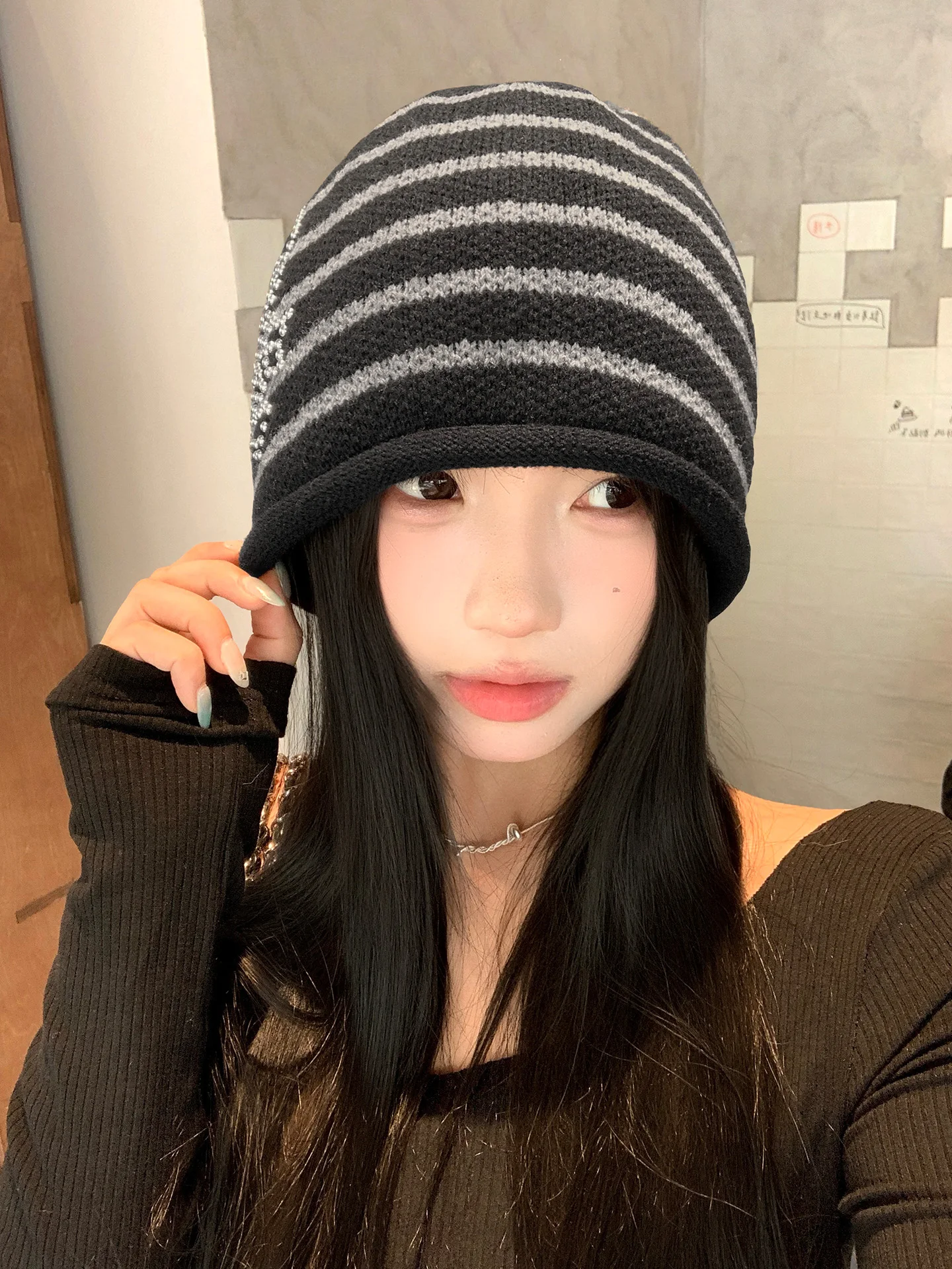 Retro Striped Glue Diamond  Knitted Beanie Women's Autumn New Small Design Sense Face Slimming Overhead Hats