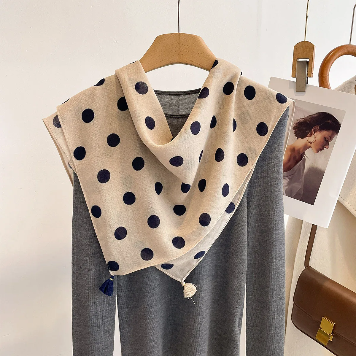 

Silk Scarf Women Square 60cm Dot Print Neck Scarf Head Scarf Hijab Bandana Foulard Shawl Tassel Pendant New Luxury Wrap for Lady