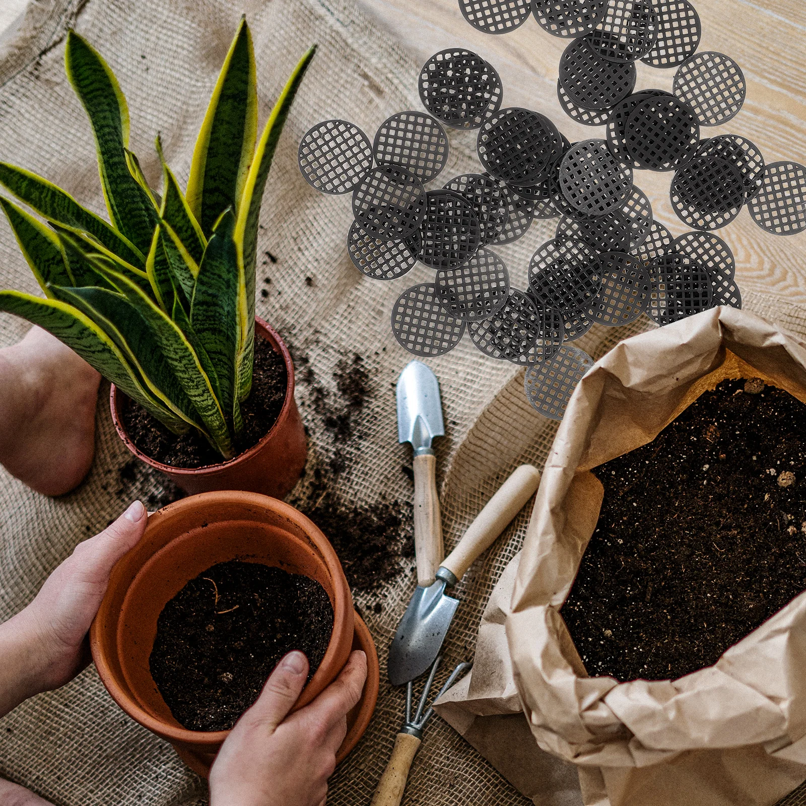 

100 Pcs Leak Proof Flower Pot Mesh Pads Planter Hole Garden Bottom Netting Pad for Plants Promote Growth Durability Long Use