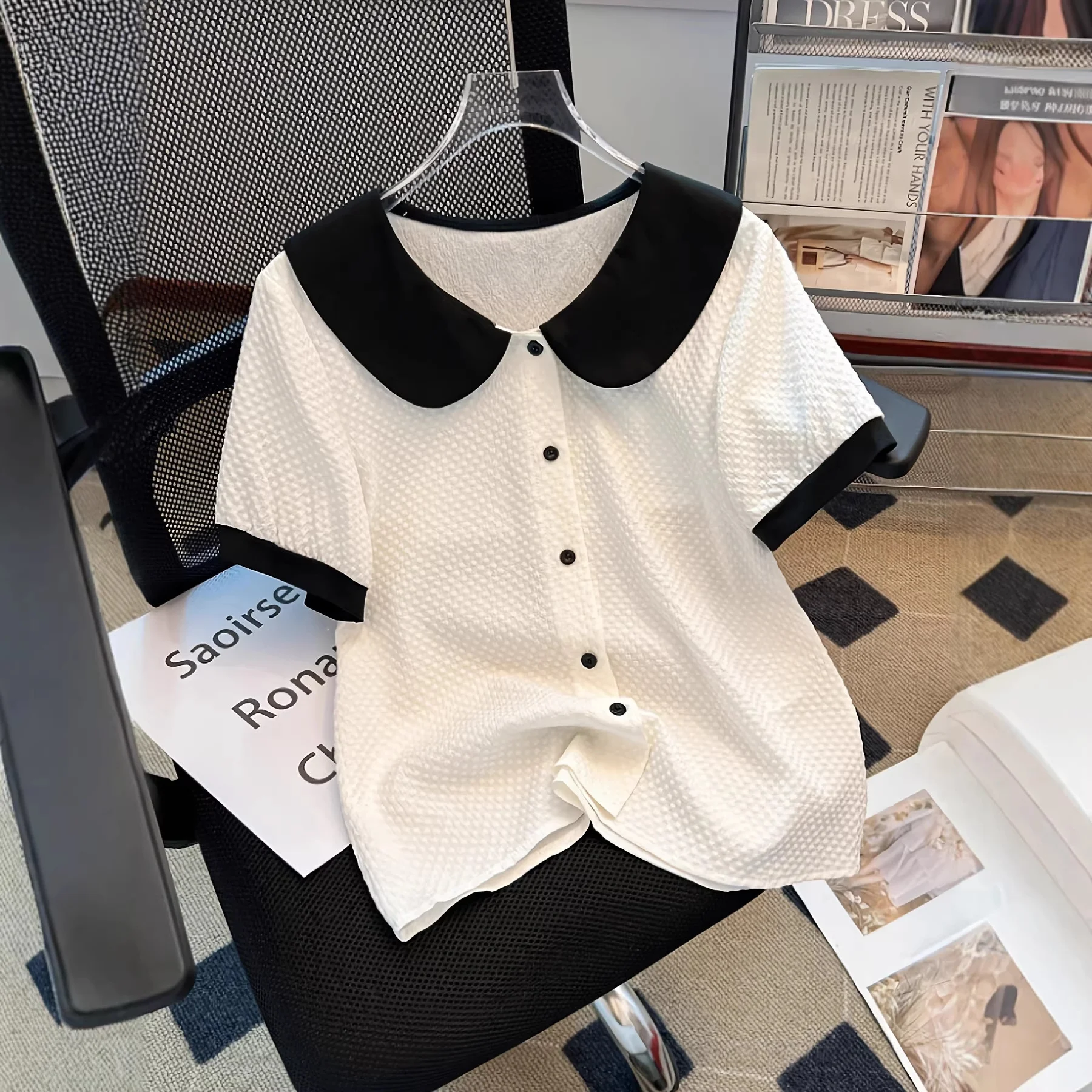 

French Style Retro Short Sleeved Shirt 2026 Summer New petal Collar Retro European American Style Women Single Breasted Top