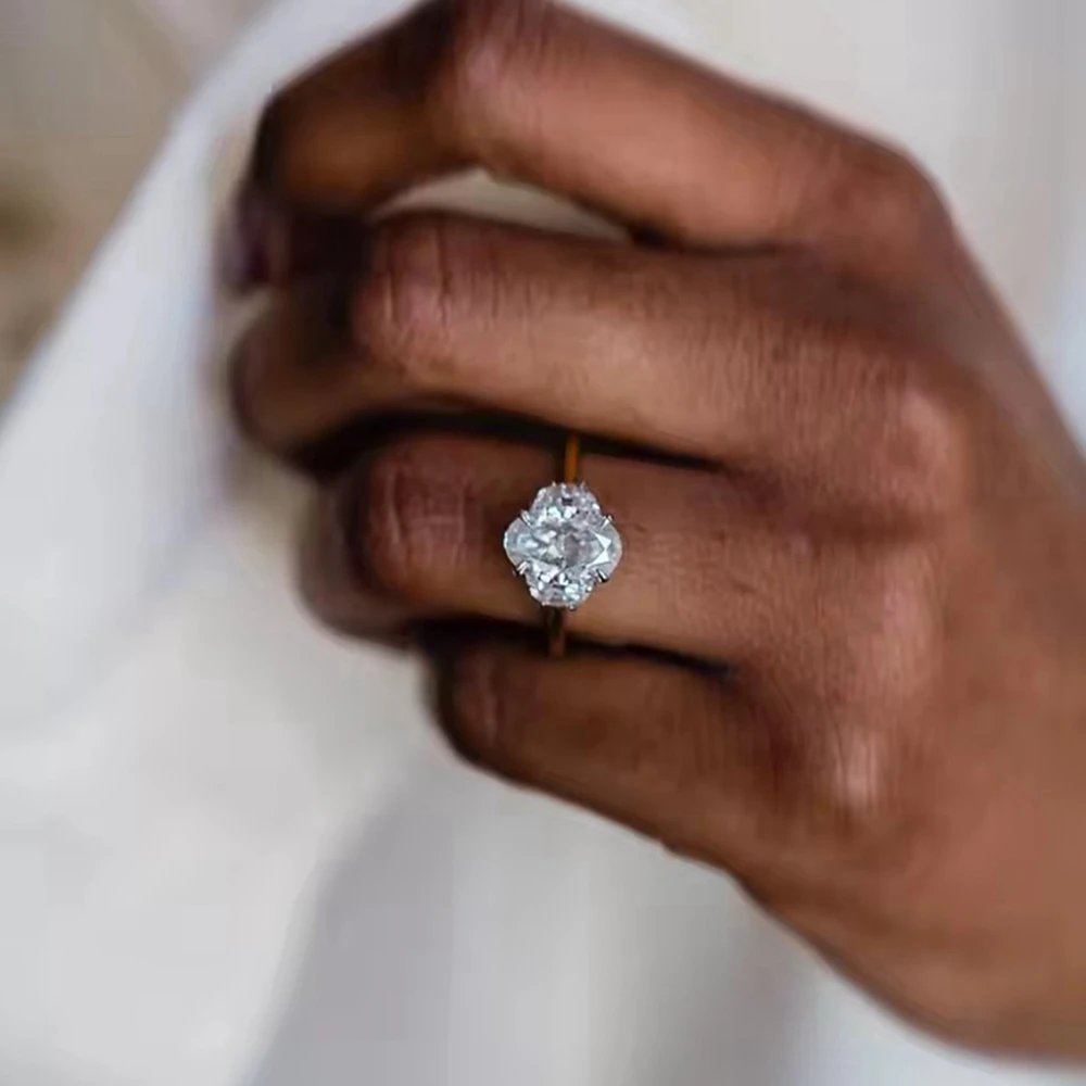 PuBang تألق 3EX VVS1 D اللون 4.5 CT مويسانيتي خاتم الخطوبة امرأة سحق الجليد البيضاوي 18 كيلو الذهب مع نصف أقمار لحفل الزفاف