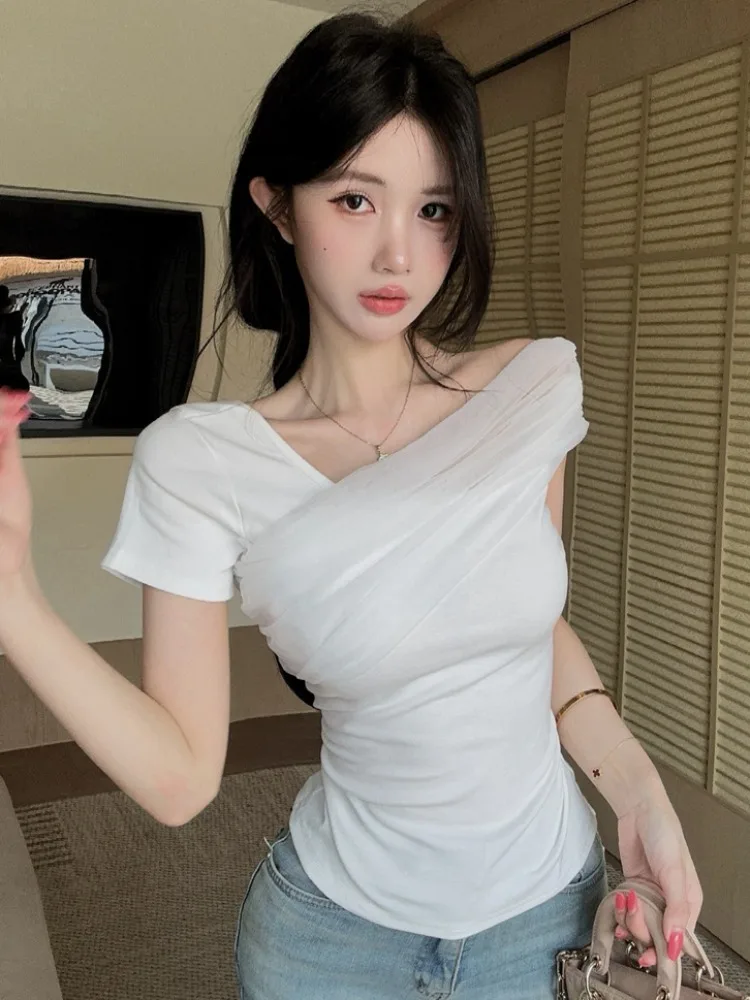

Женская летняя футболка Slim Fit с коротким рукавом, белая, с плиссированными открытыми плечами, сетчатыми вставками, для городских прогулок, приятная к коже, дышащая
