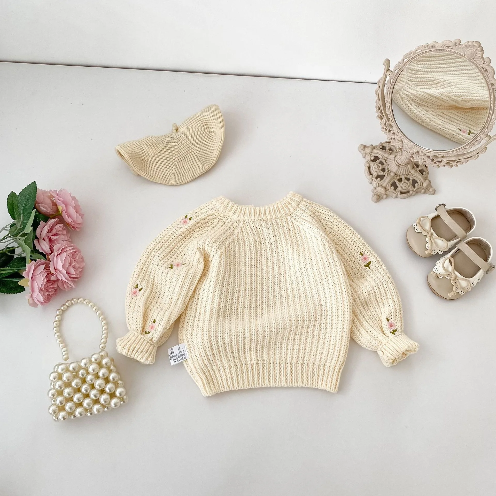 Sweater cardigan jacket new autumn and winter Korean version baby girl's stylish knitted sweater fashionable and comfortable top