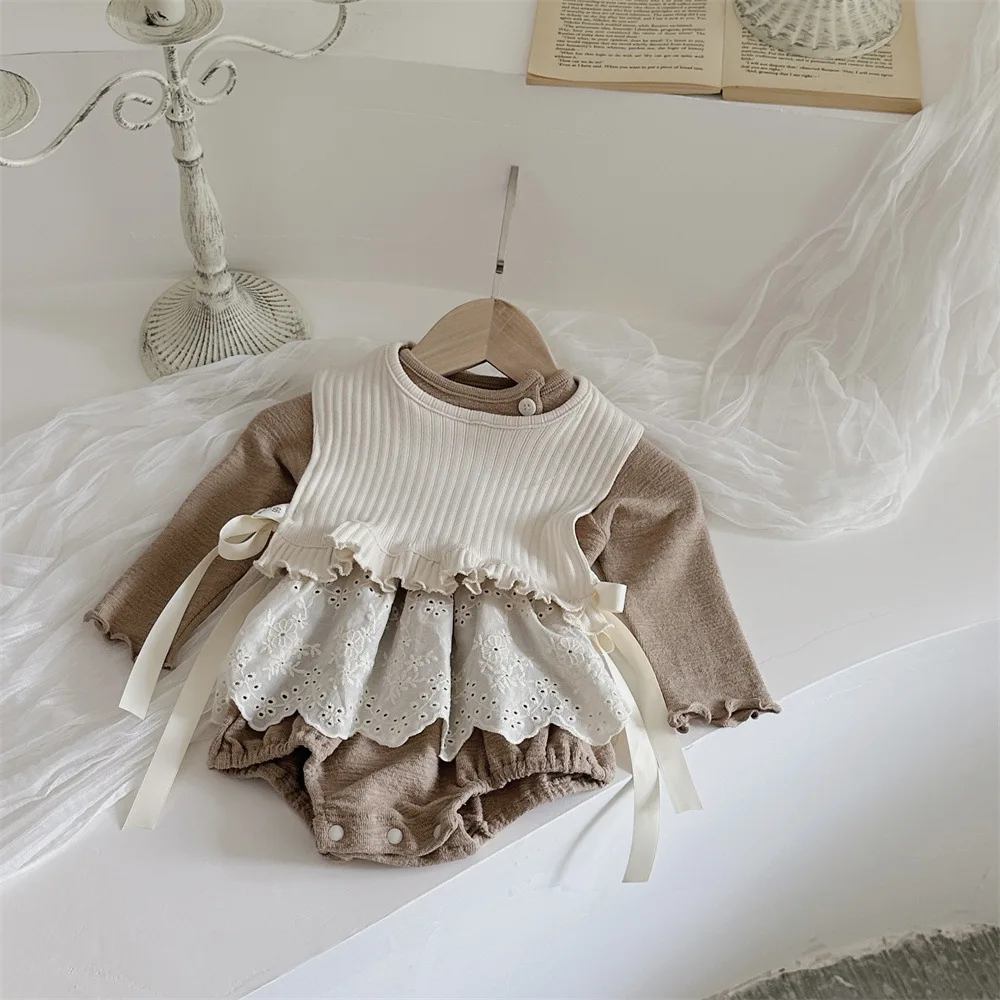 Baby Clothing 2024 Autumn New Infant Girl Bodysuit Toddler Lace One Piece Or Pit Stripe Vest Smock