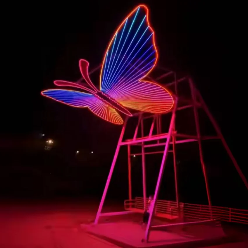 LED Vliegende Mariposa met Lichtgevende Vleugels Groot Interactief Buitendisplay voor Aantrekkelijke Attractie-apparatuur
