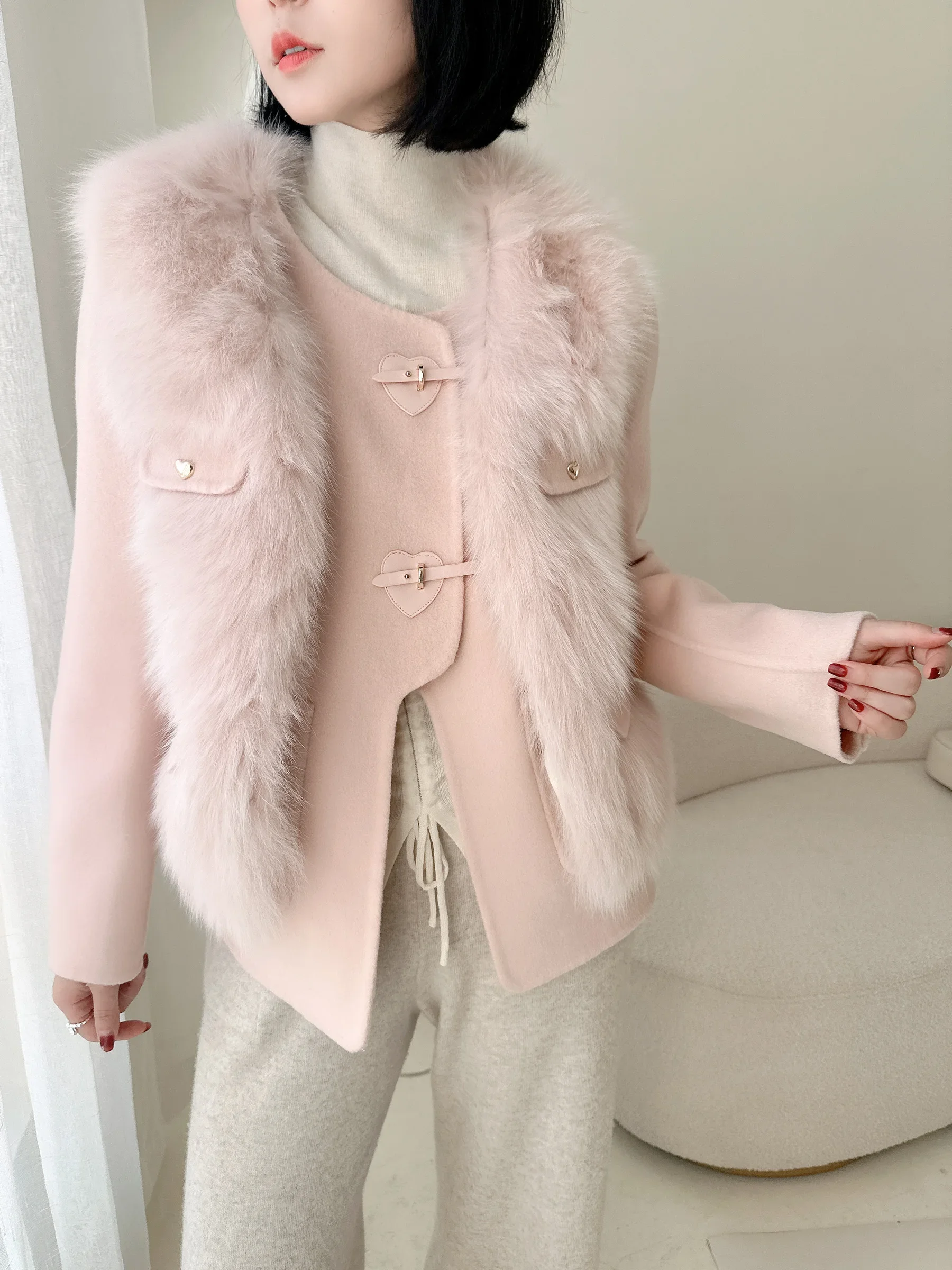 

2024 New Real fur,New famous design classic Natural fox fur jackets , korean design Fashion real fur coats ZY234。