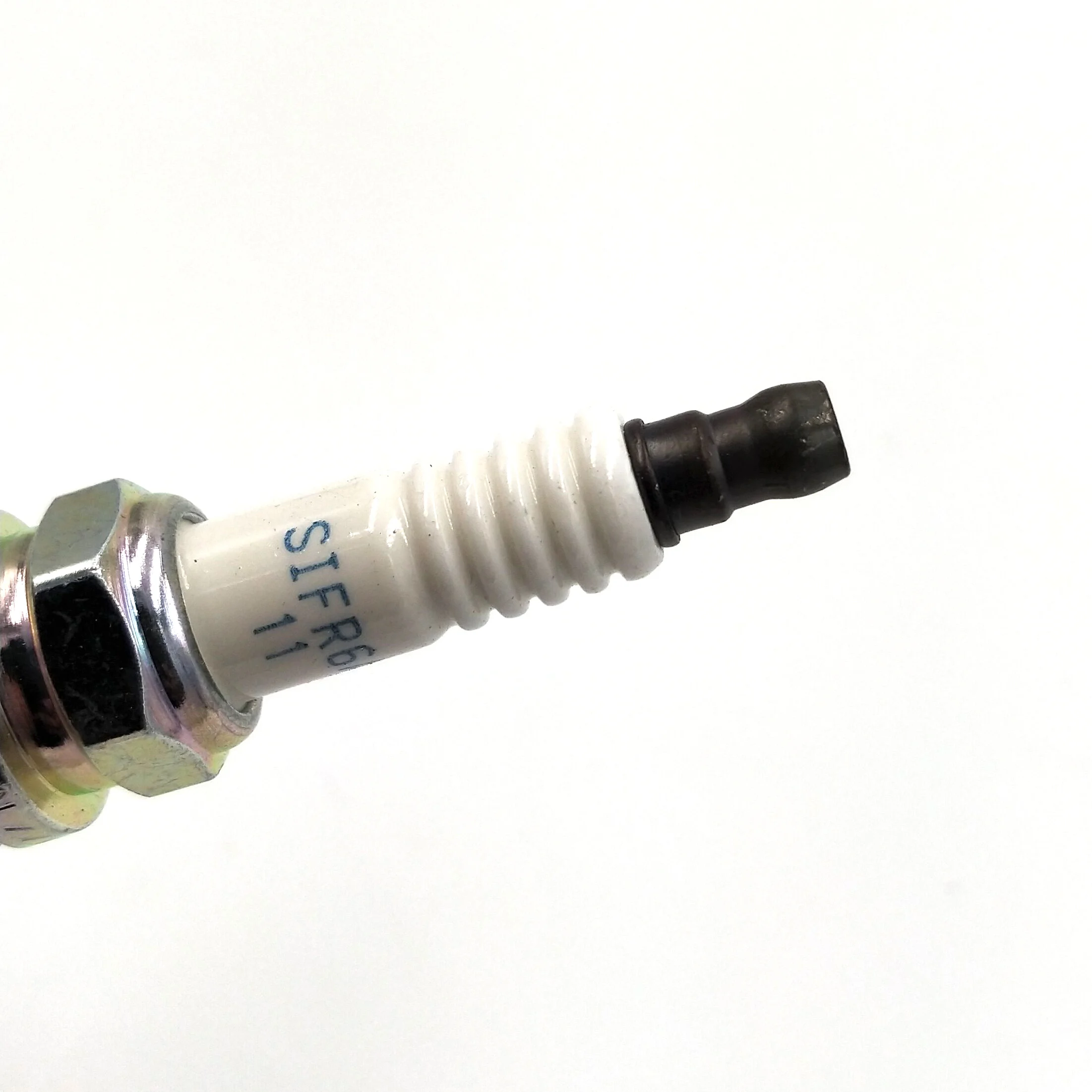 4PCS/LOT SIFR6A11 22401-AA731 22401 AA731 SILFR6A 11 Iridium Spark Plug For Subaru Legacy Outback 2010-2012 2.5L