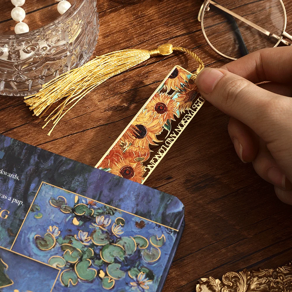 1 Pc Hollow Floral Metal Bookmark Vintage Painting Exquisite Sunflower Iris Rose With Long Tassel For Book Lovers Readers Gift