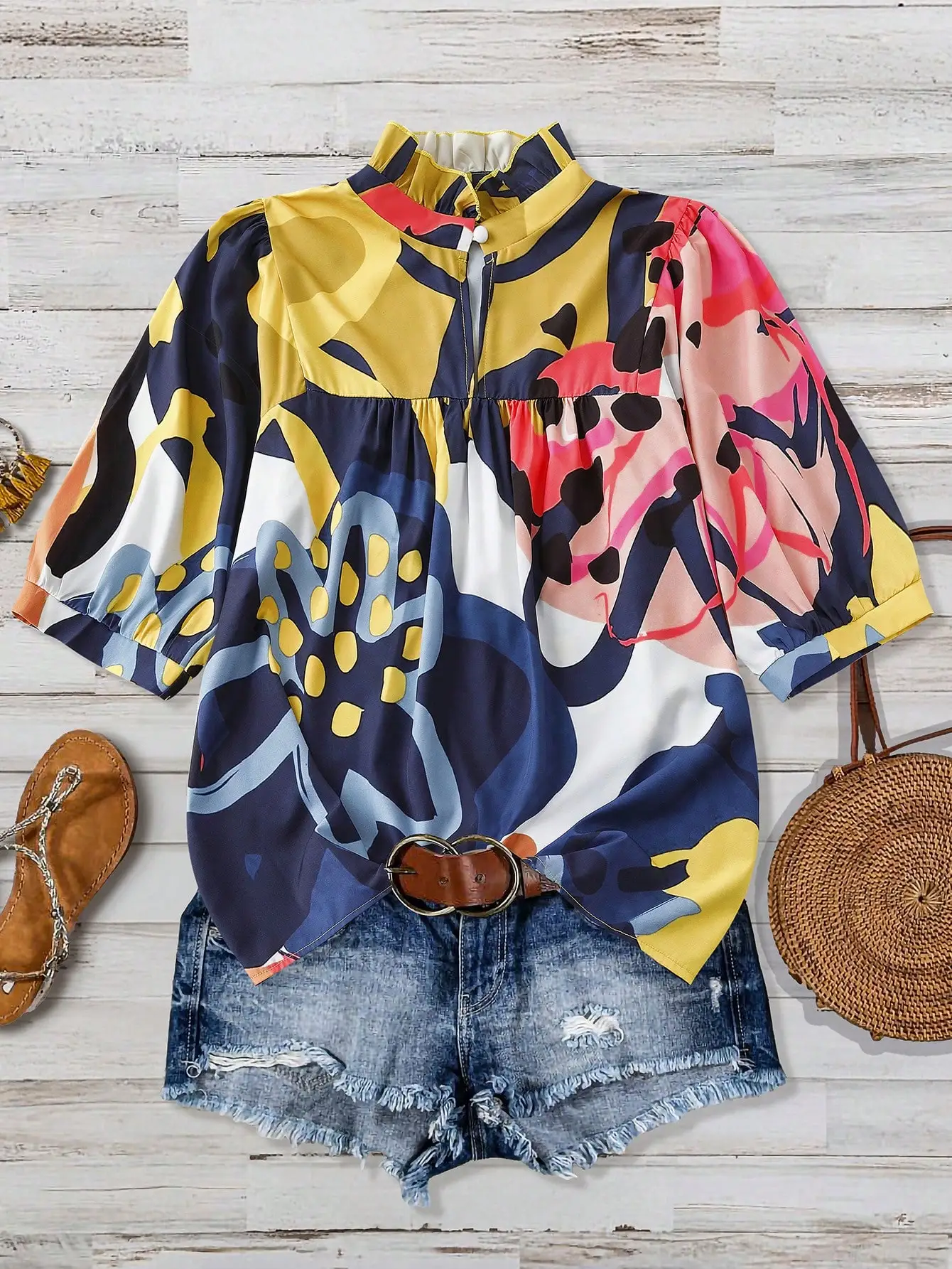 

Elegant Casual Blouse With Ruffled Collar And Puff Sleeve Print