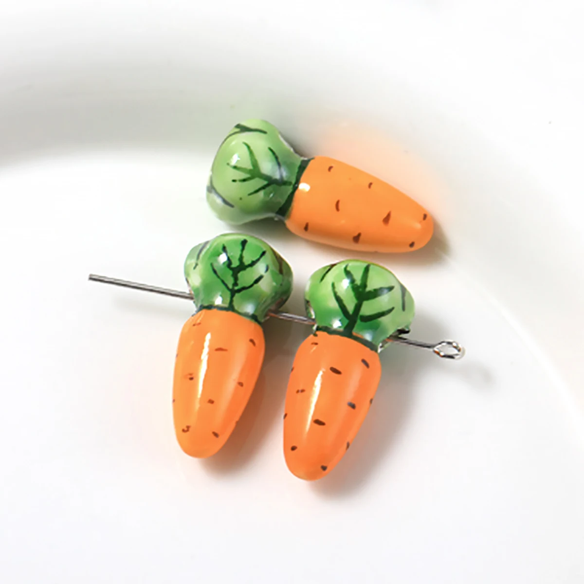 4pcs/set 11x20mm Handmade Hand Painted Cute Cartoon Carrot Ceramic Beads For Jewelry Making DIY Bracelet Earring Accessories