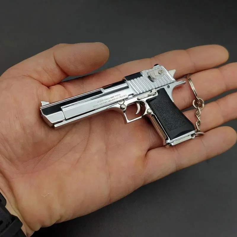 

Anti-stress Toys Metal Pistol Gun Keychain Miniature Model 1:3 Bereta 92F Colt 1911 Glock 17 Men's and Women's Birthday Gifts