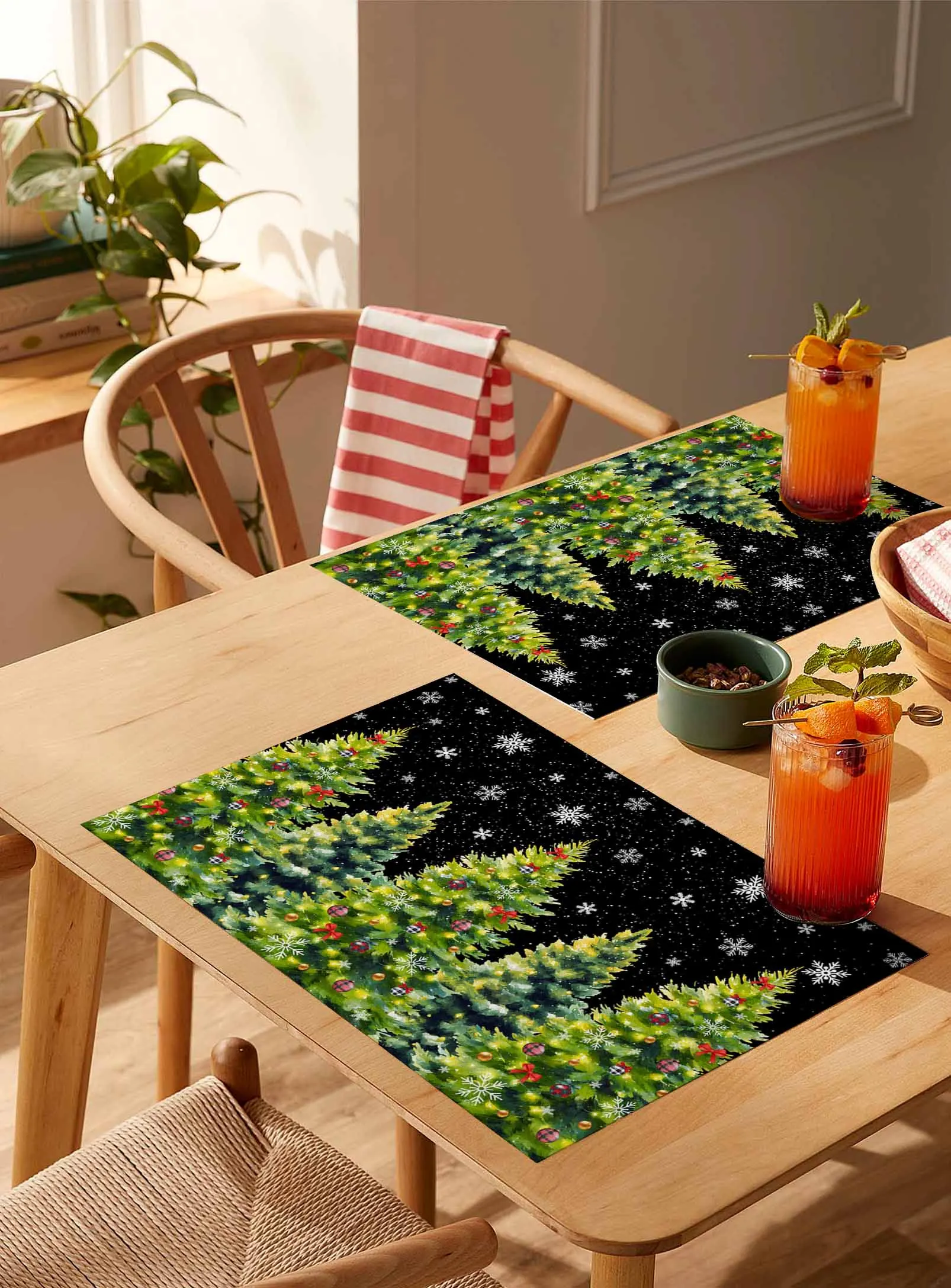 

4/6 Pcs Black Background Christmas Tree Placemat Wedding Party Dining Decor Linen Table Mat Kitchen Accessories