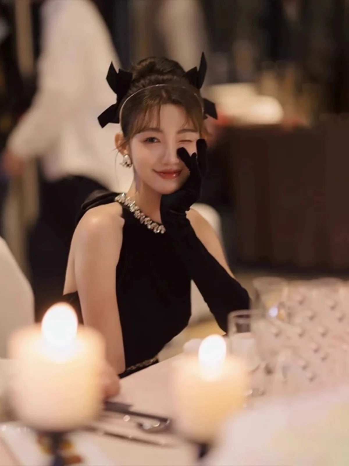 

Ele Bla Evening Gown with Heavy Embroidery Diamond Detailing Sexy Neline Long Sve Zipper Closure for Formal Ocns