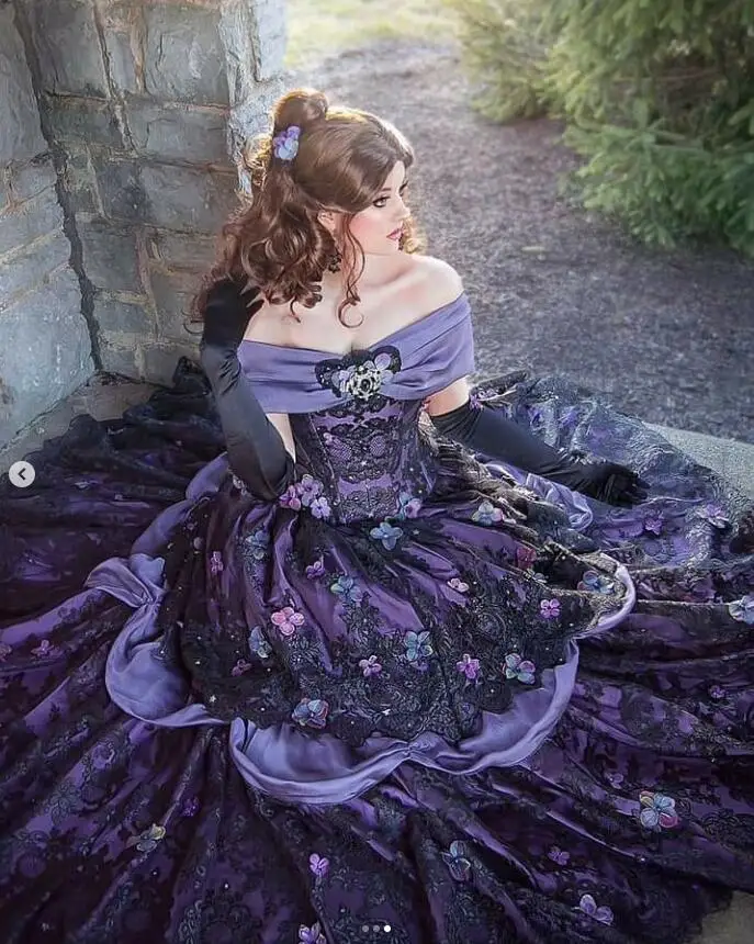 Gothic Belle Victoriaanse Bloemenmuave Zwarte Quinceanera-Jurken Met Bloemen Gezwollen Rok Met Veters Corset Vestidos De Xv