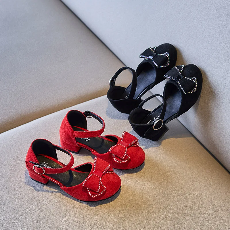 

Новинка 2023 года, детские сандалии для девочек, однотонные сандалии с бантом и стразами, милые детские модные элегантные элегантные туфли принцессы Мэри Джейн для вечеринки, свадьбы