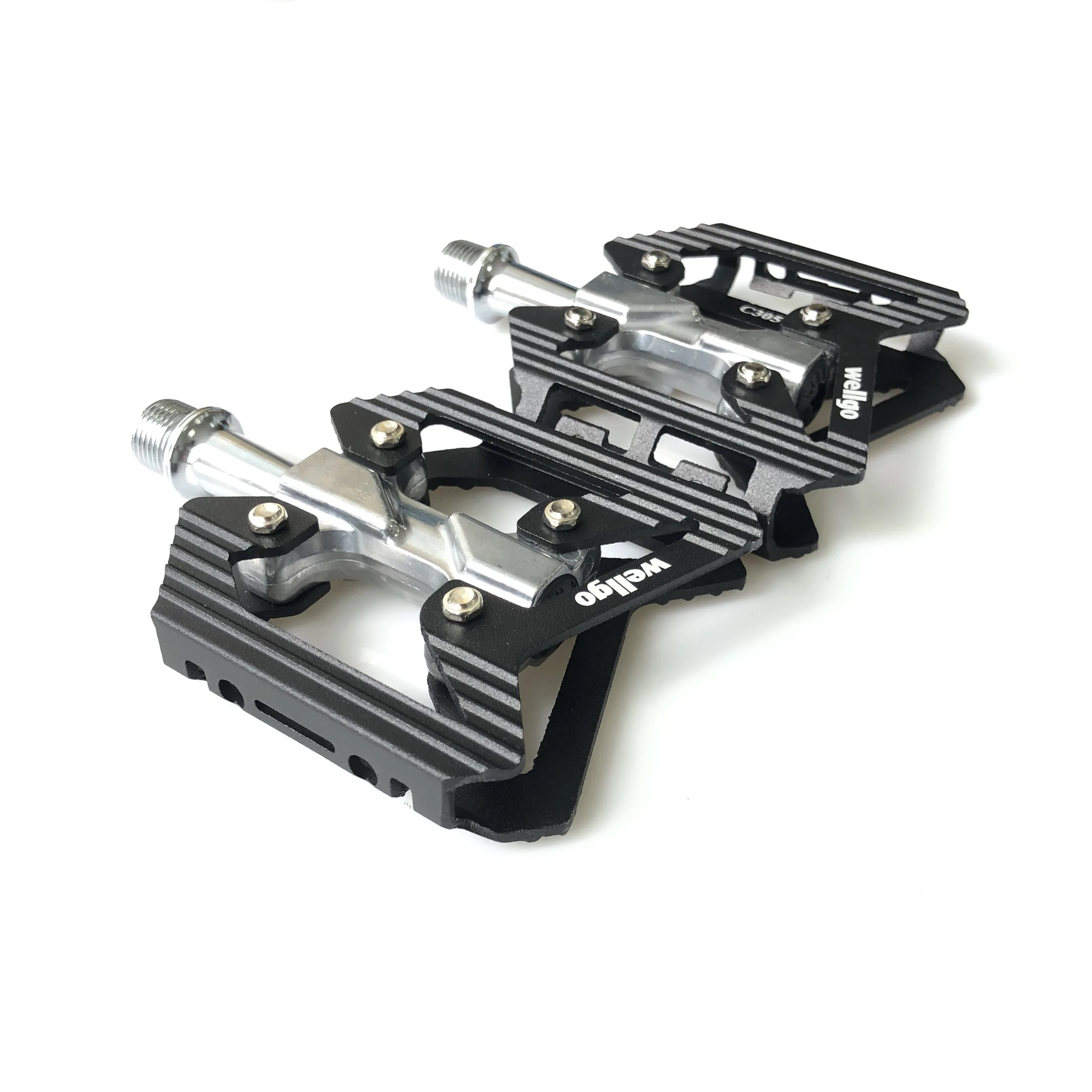 Wellgo Bicycle Pedals C305 High Quality CNC Alloy Aluminum CR-MO Shaft Anti-Skid Slip Harmless To Shoes Cycling