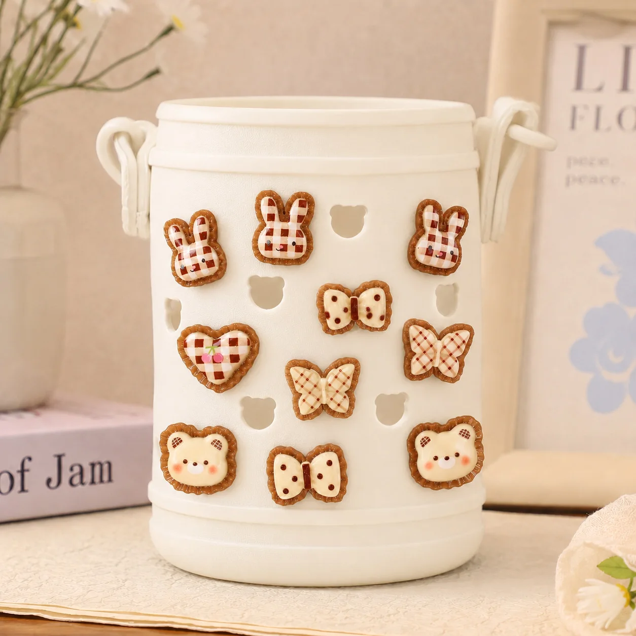 20pcs Mini cartoon polka dot bow-tie bear rabbit resin pendant Handmade accessory pieces Keychain Mobile phone case decoration