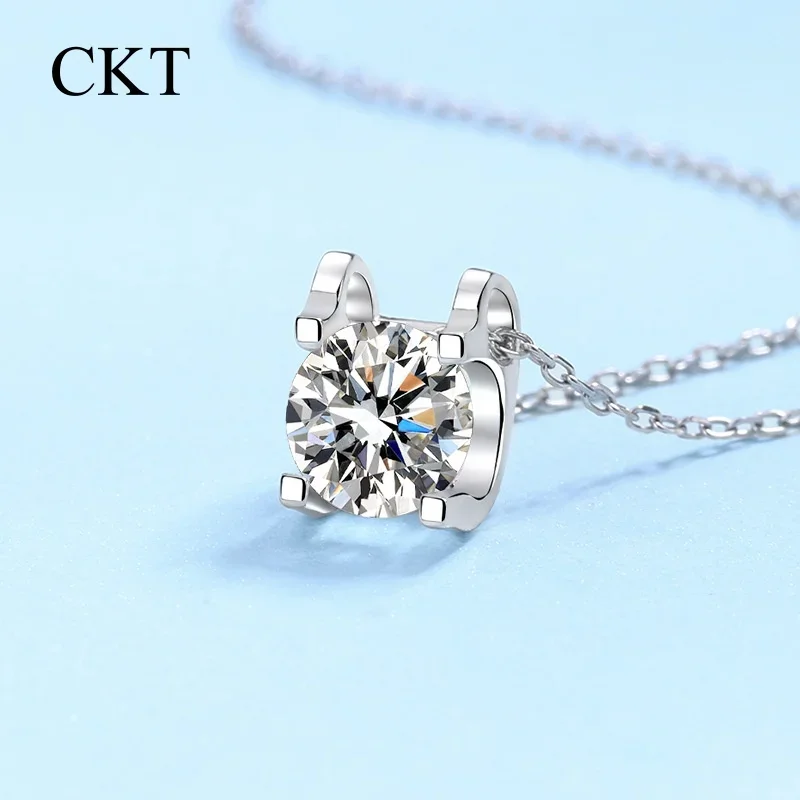 Platinum Pt950 18K สีขาวทองจี้สําหรับผู้หญิงวัวรอบลูกปัด 0.8 กะรัต Moissanite สร้อยคอเพชรเครื่องประดับ Fine