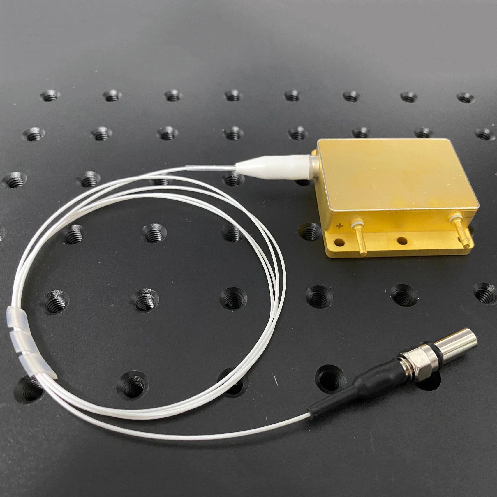 

High Power 980nm 30W Semiconductor Fiber Optic Coupling InfraredCore Diameter 105um