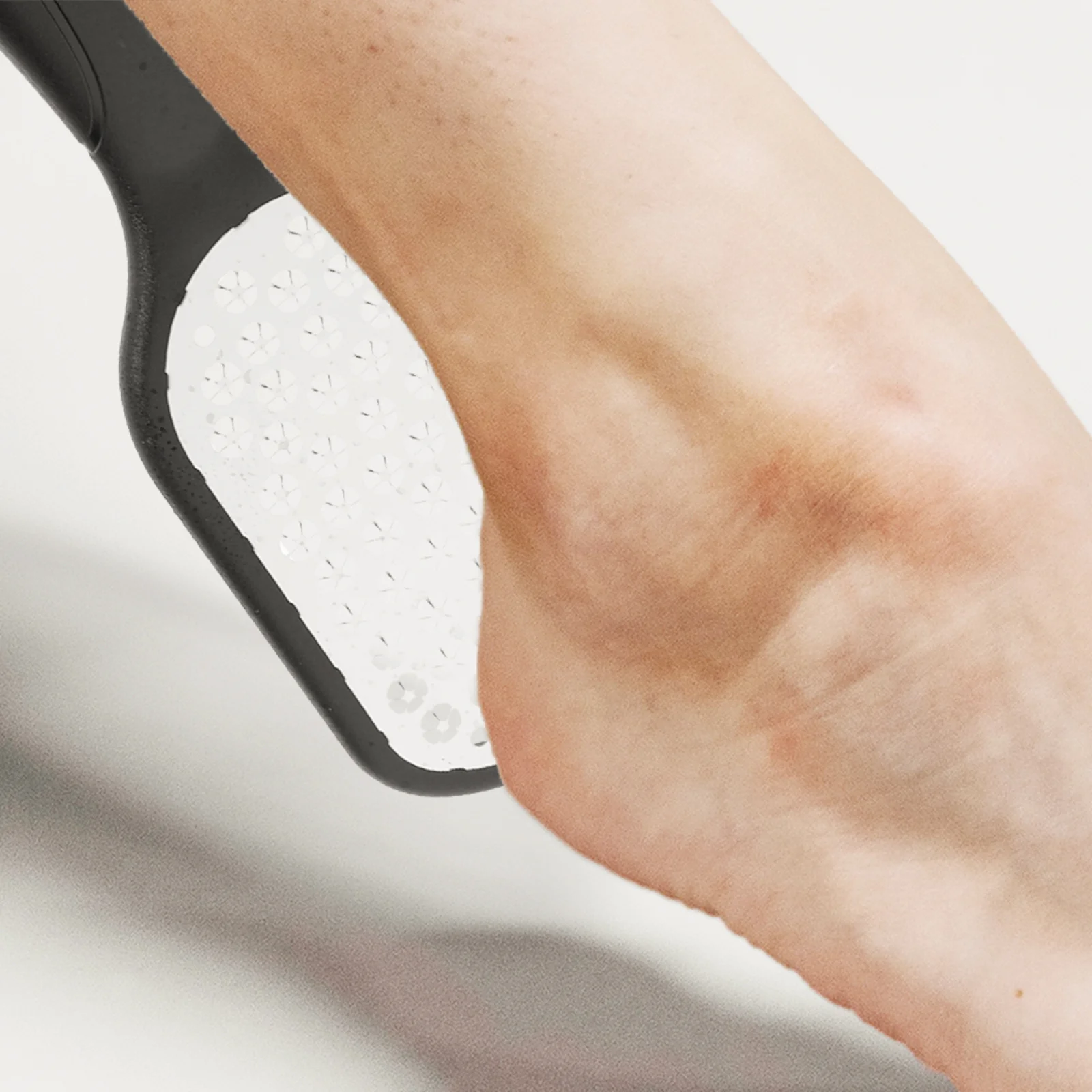 2개입 스테인리스 발 각질 제거기, 매끄러운 발을 위한 페디큐어 스크러버, 휴대용 발 트리머 도구