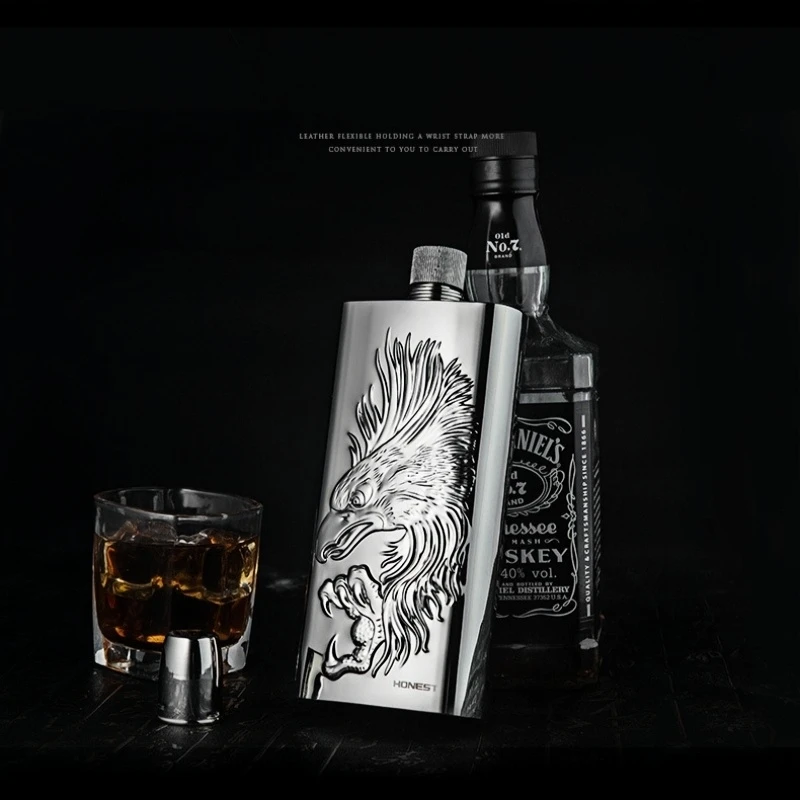 

Premium Metal Hip Flask Set,17oz Whisky Flask with Exquisite Relief Eagle Pattern Vodka Liquor Bottle Suitable As Gift for Men
