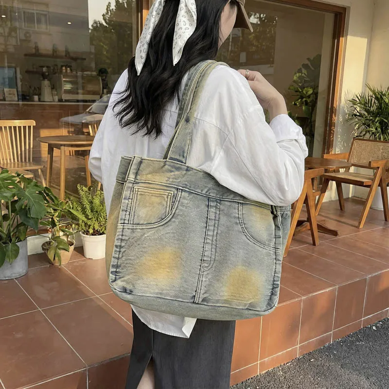 

Новая модная джинсовая сумка через плечо в стиле кэжуал, простая и стильная сумка для поездок на работу, модная и универсальная сумка-тоут в корейском стиле.